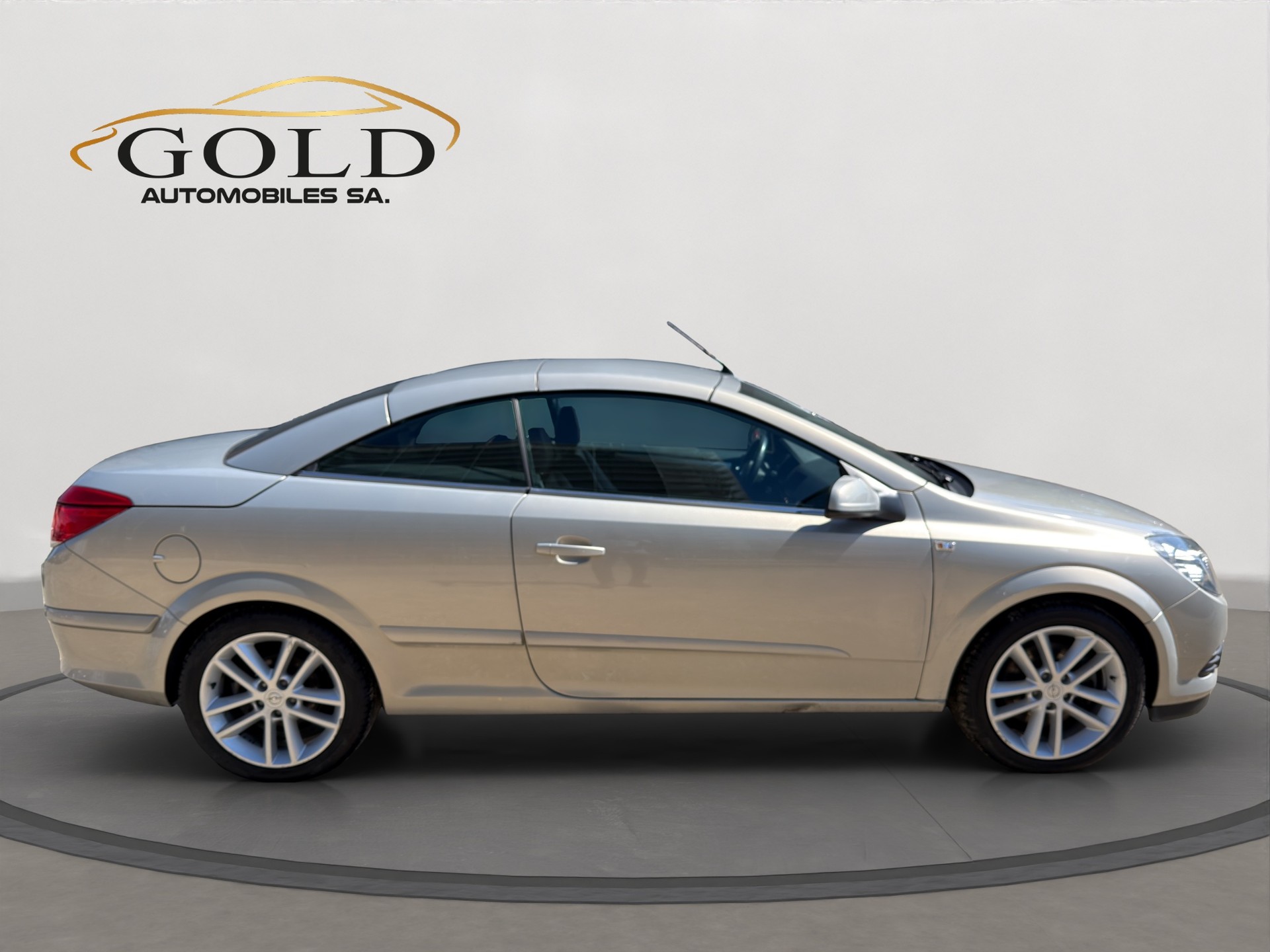 OPEL Astra TT 1.6i 16V Turbo Cosmo-image-10