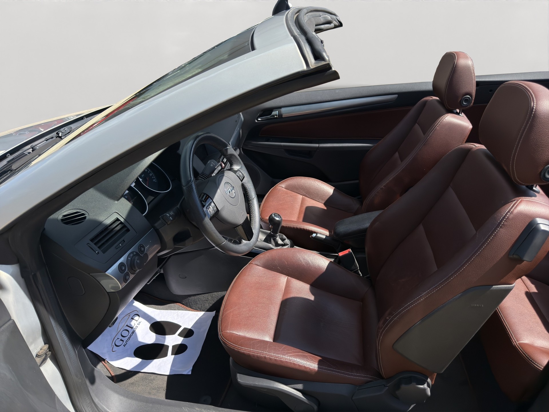 OPEL Astra TT 1.6i 16V Turbo Cosmo-image-6