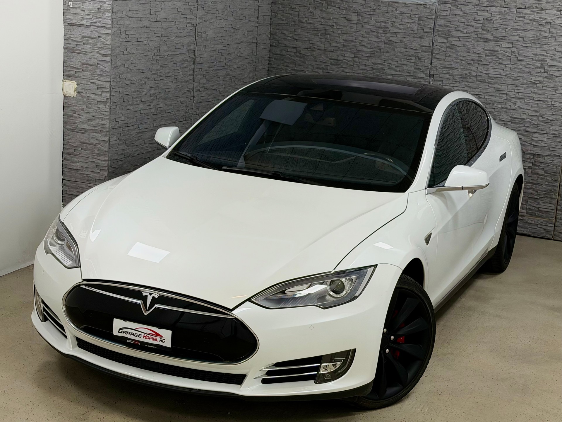 TESLA Model S 85 D Performance FREE SUPERCHARGER-image-2