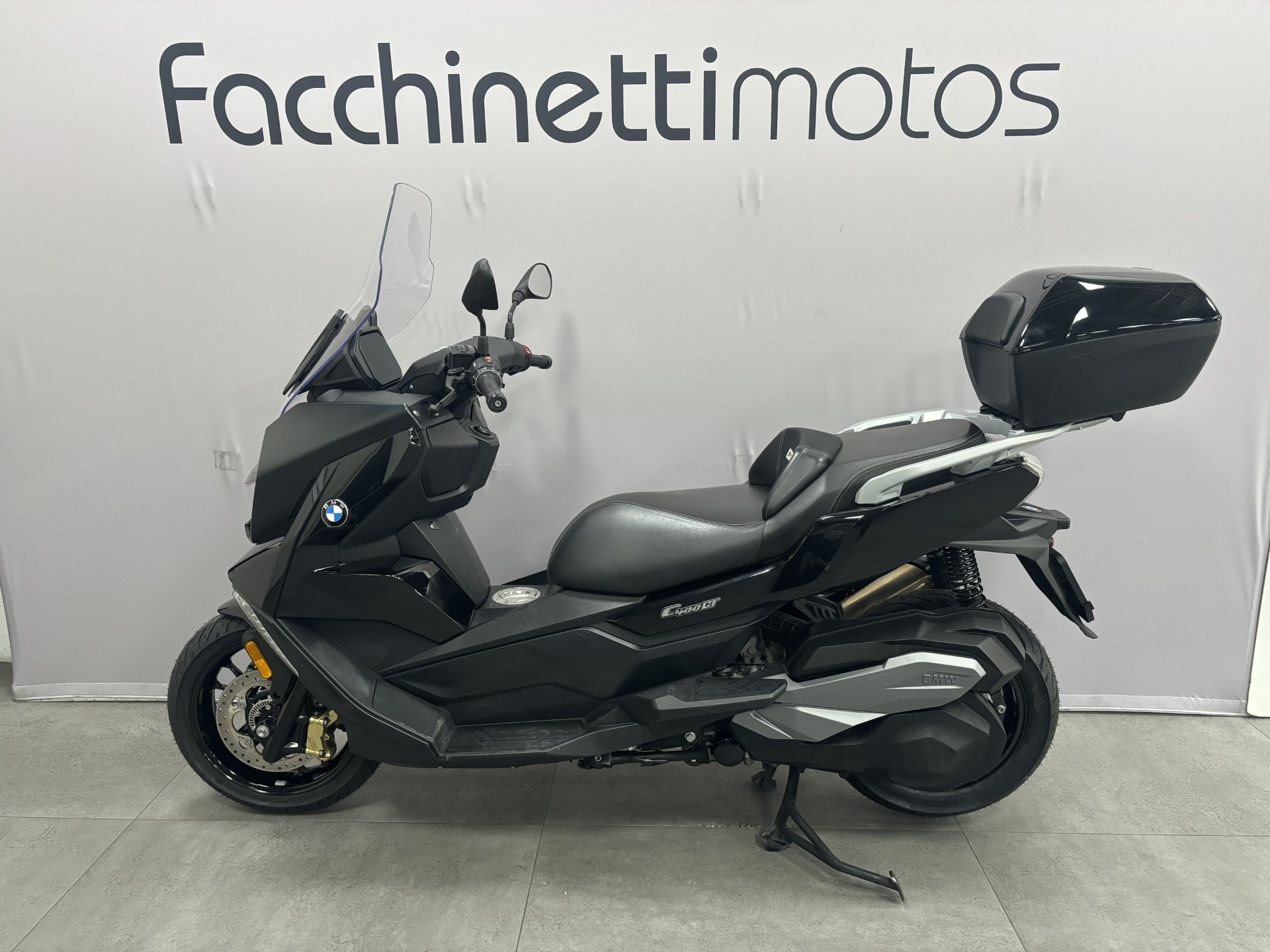 BMW C 400 GT Triple Black-showroom-element-3