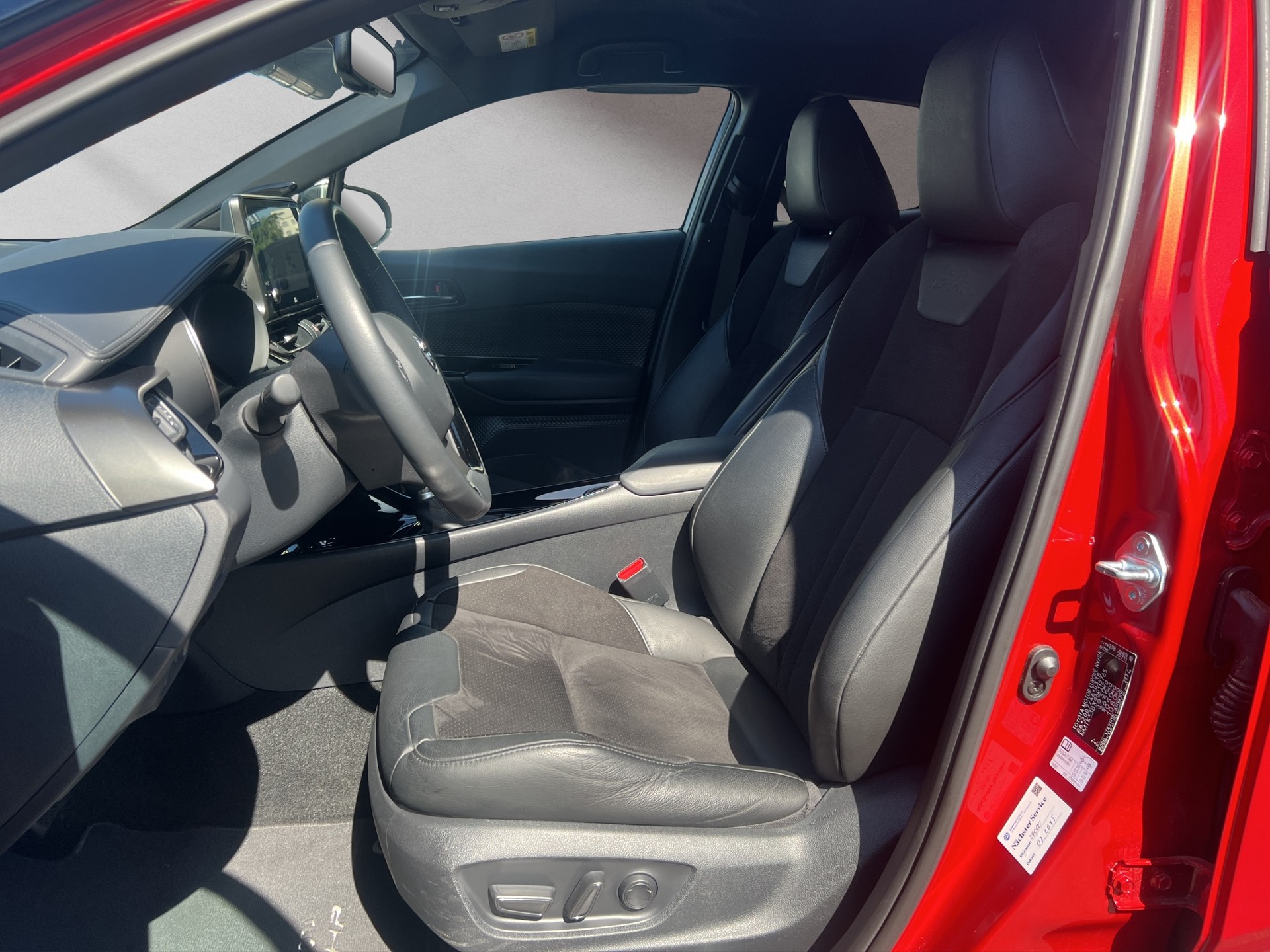 TOYOTA C-HR 2.0 VVTi HSD Move-image-8