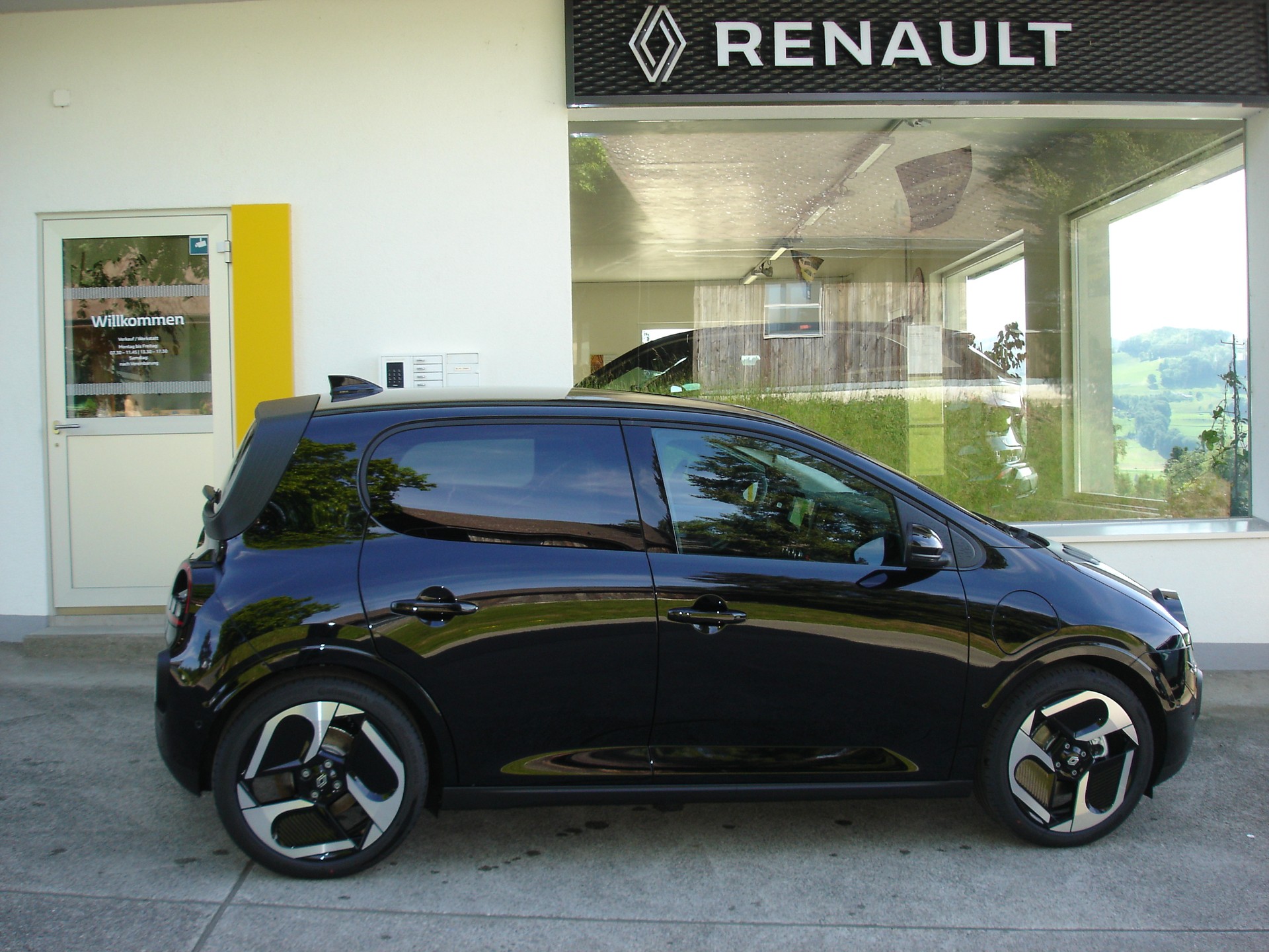 RENAULT Twingo E-Tech 27kWh Techno-image-2