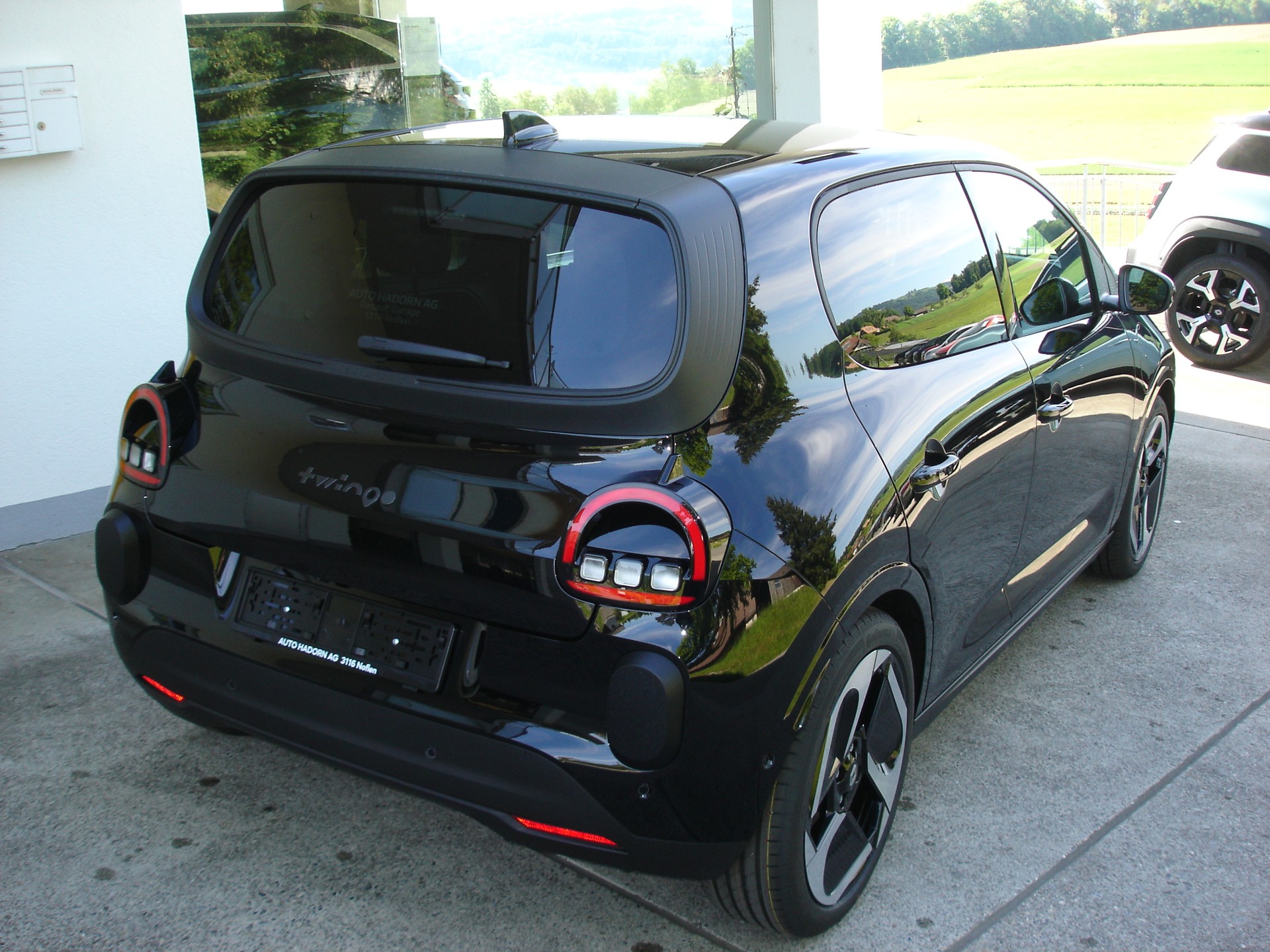 RENAULT Twingo E-Tech 27kWh Techno-image-3