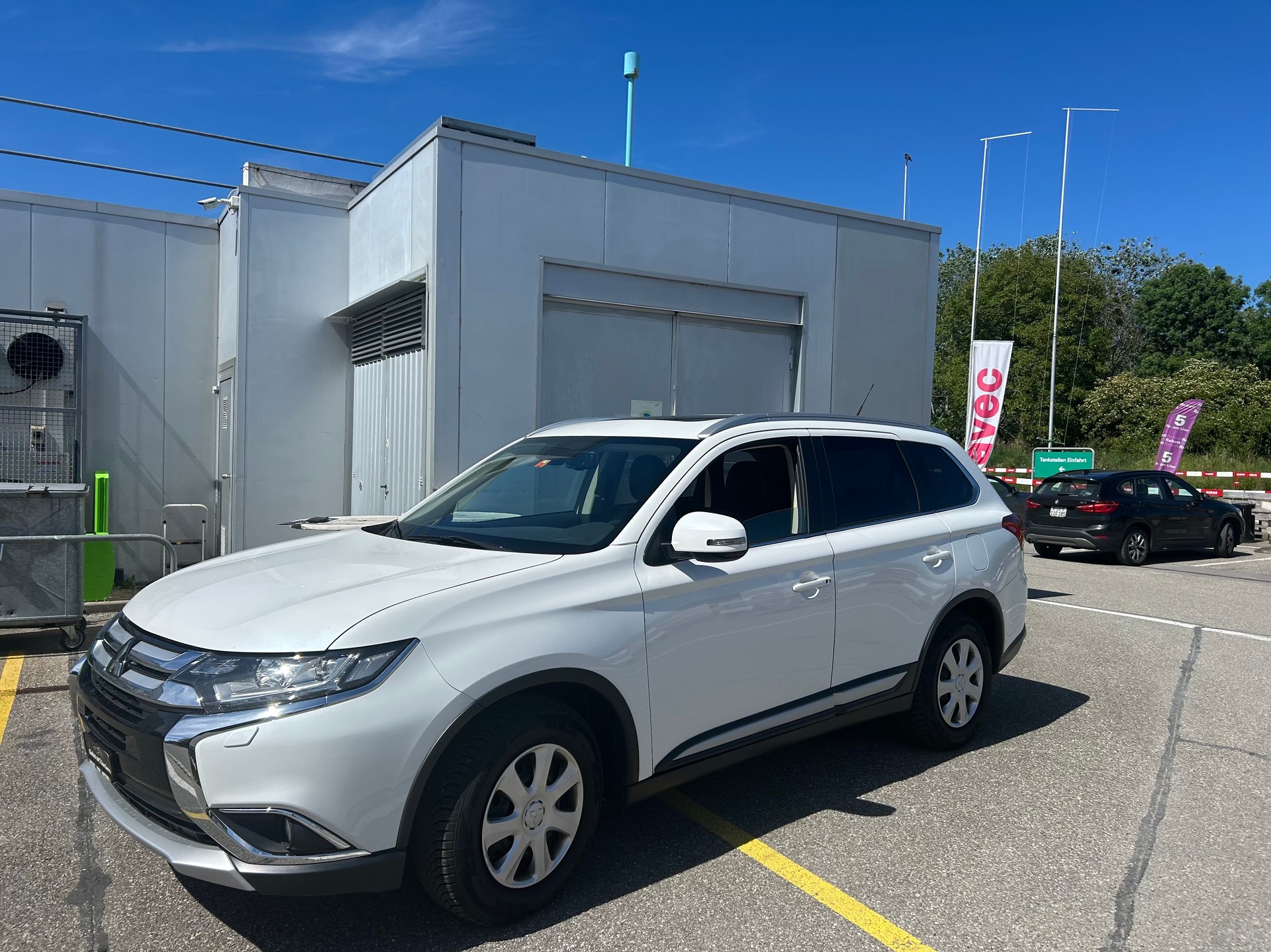 MITSUBISHI Outlander 2.2 DID Diamond 4WD Automatic-image-8