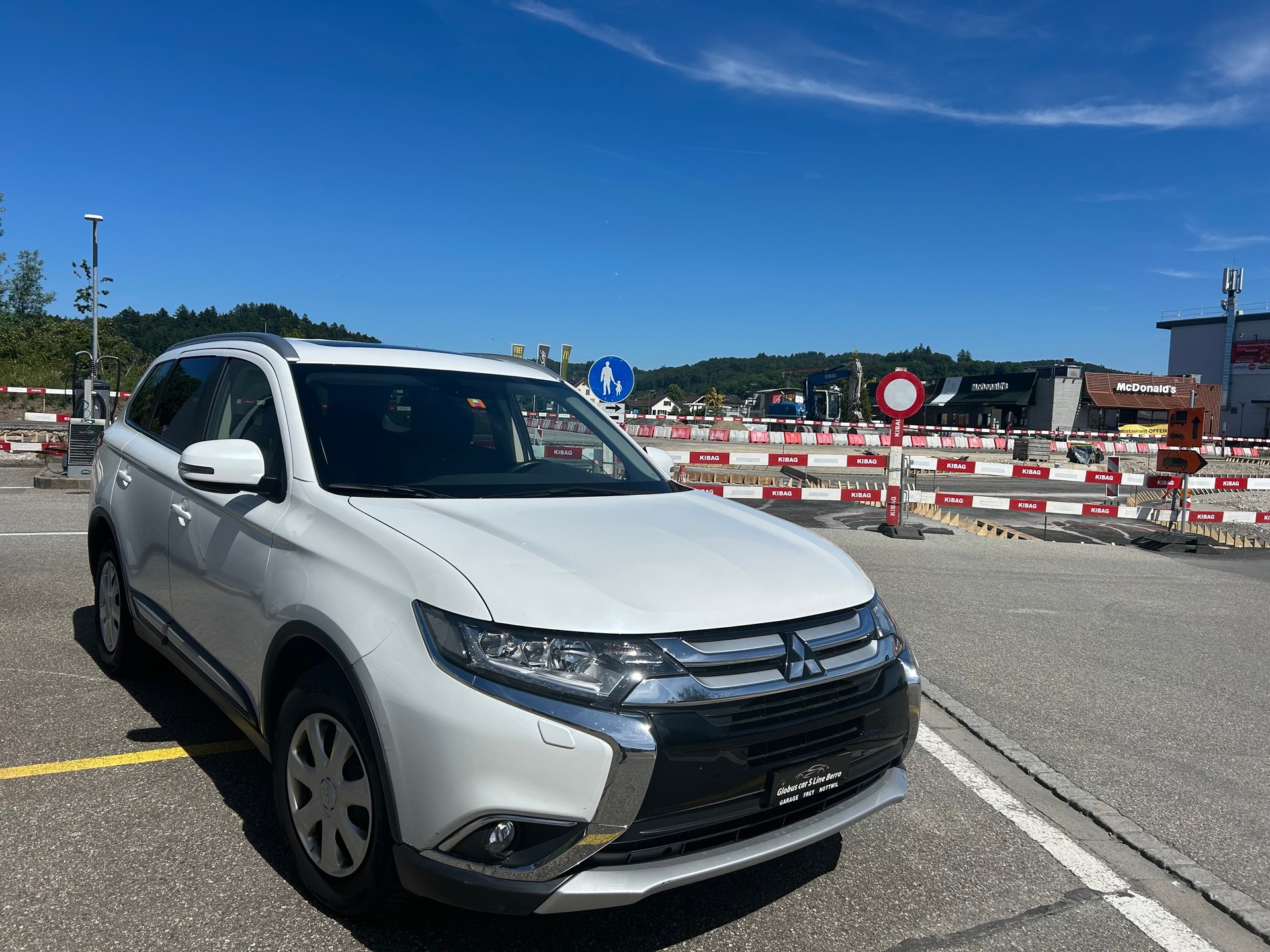 MITSUBISHI Outlander 2.2 DID Diamond 4WD Automatic-image-1
