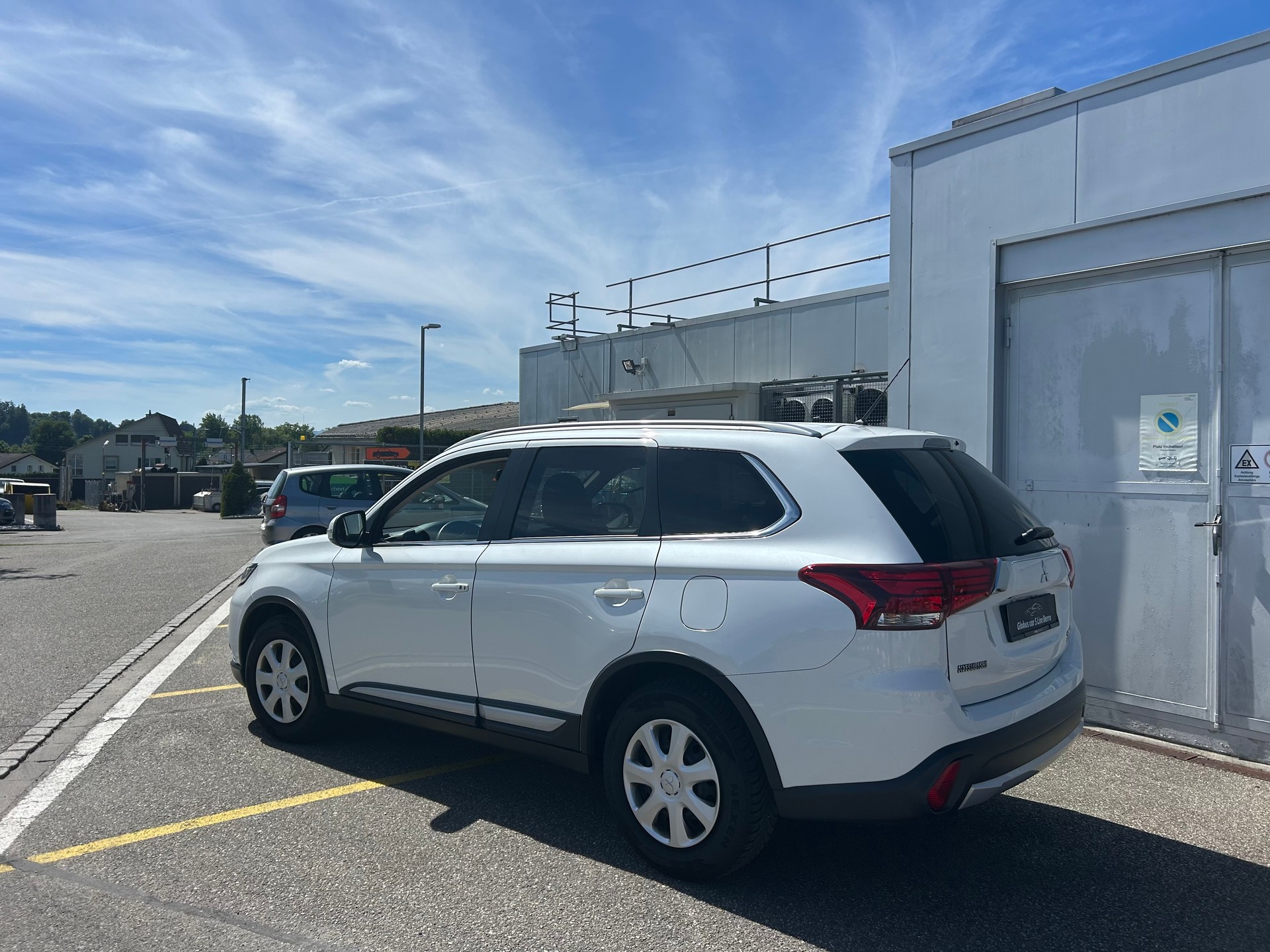 MITSUBISHI Outlander 2.2 DID Diamond 4WD Automatic-image-6