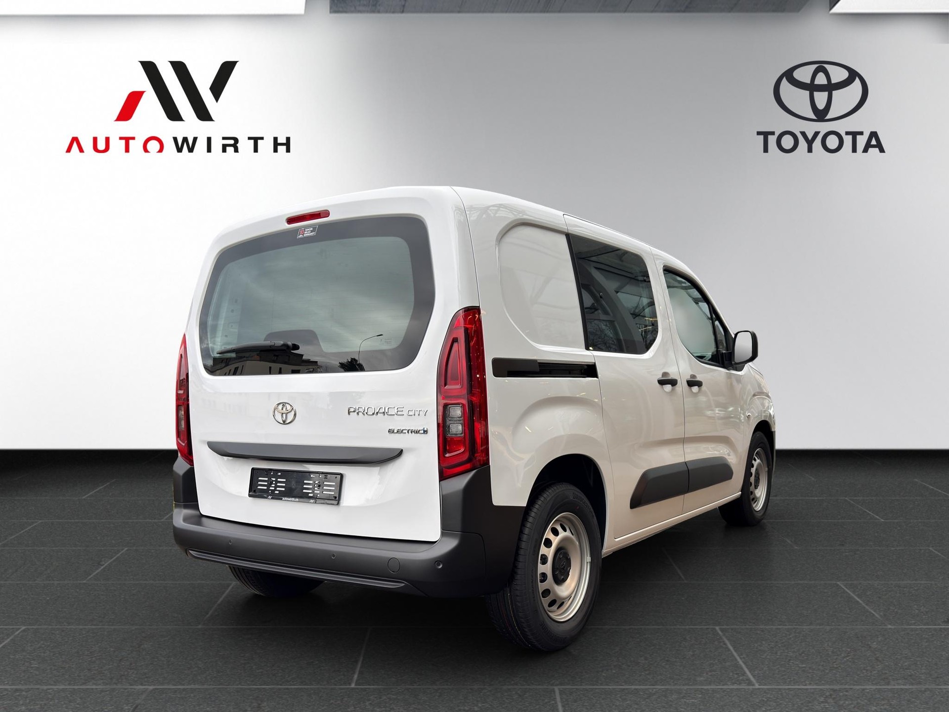 TOYOTA PROACE CITY Van L1 52KWh Active-image-4