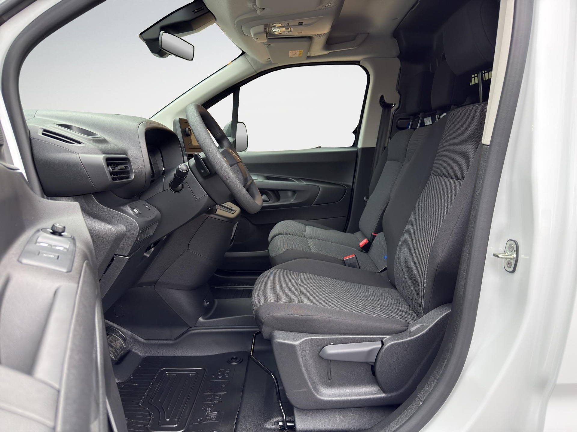 TOYOTA PROACE CITY Van L1 52KWh Active-image-8