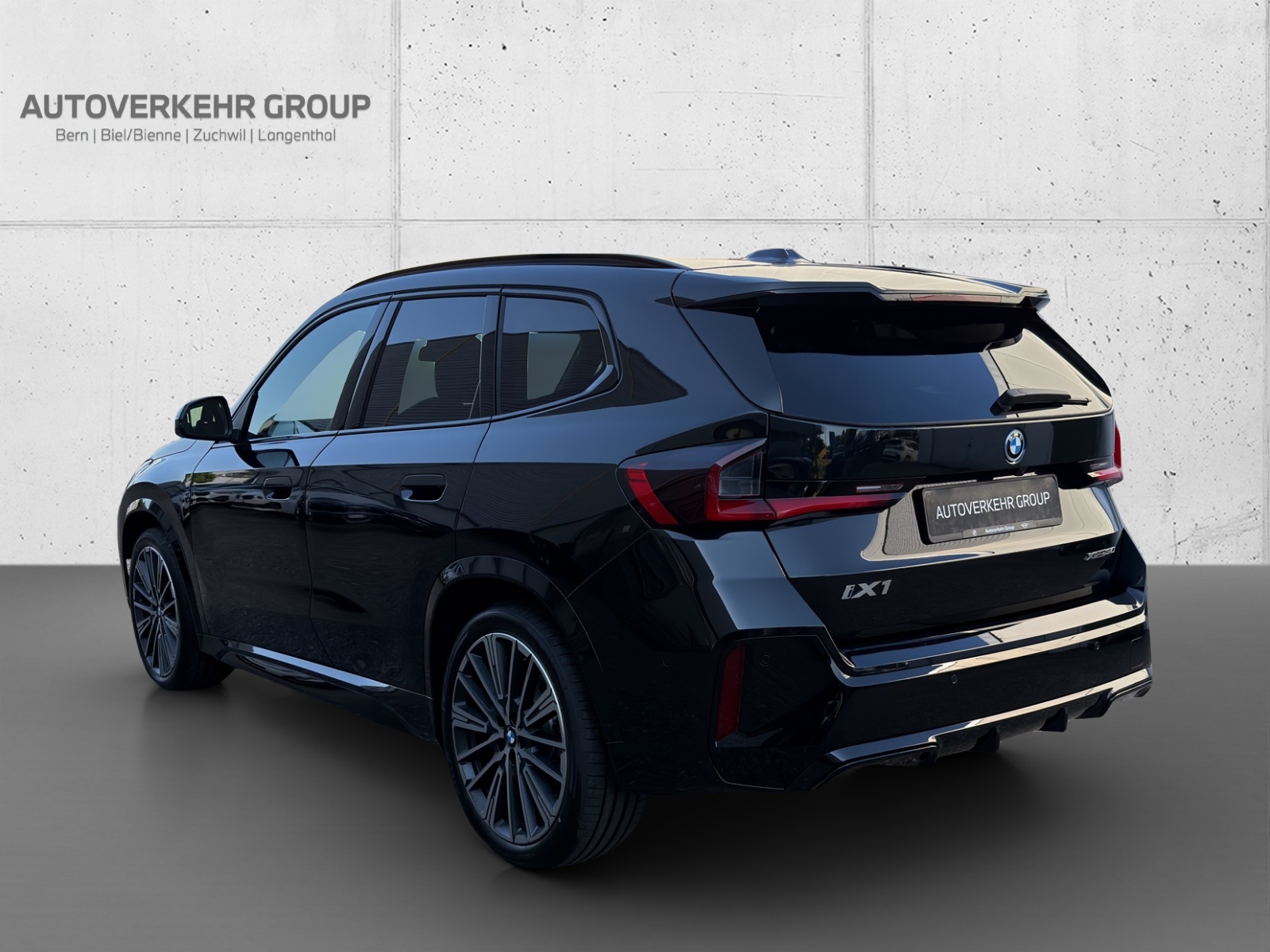 BMW iX1 xDrive 30 Ed. M Sport-image-2
