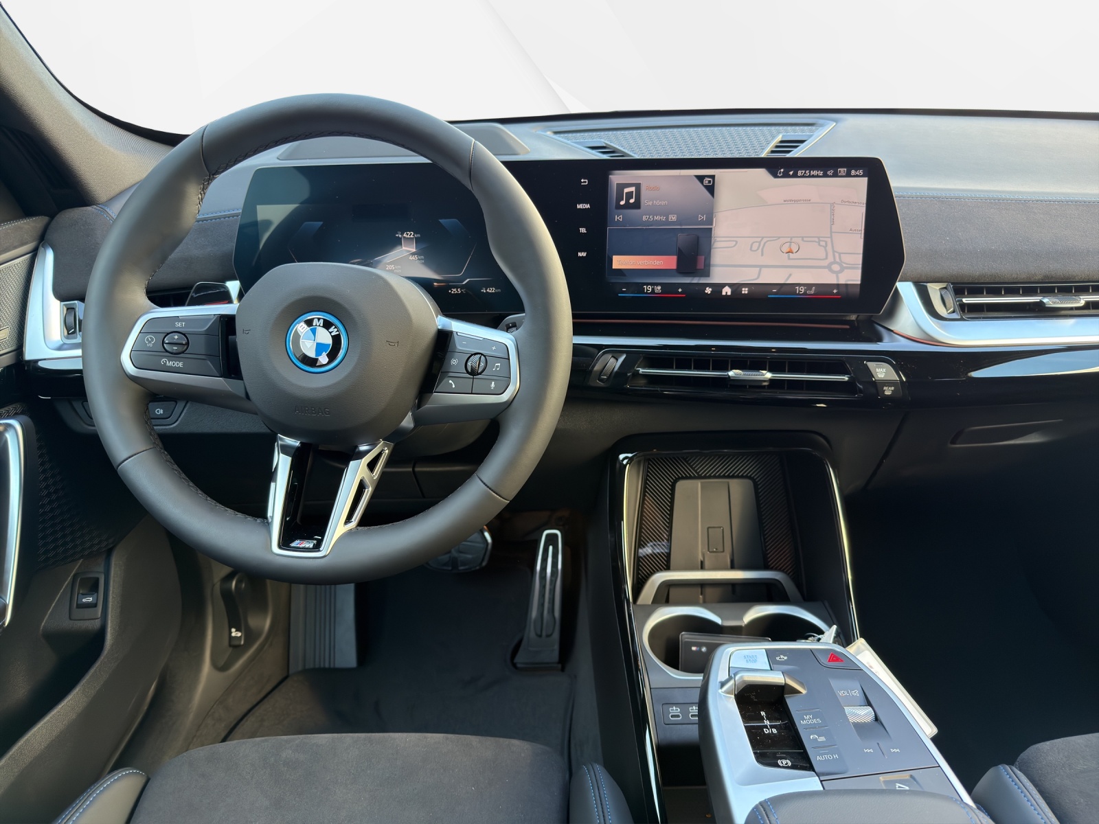 BMW iX1 xDrive 30 Ed. M Sport-image-12