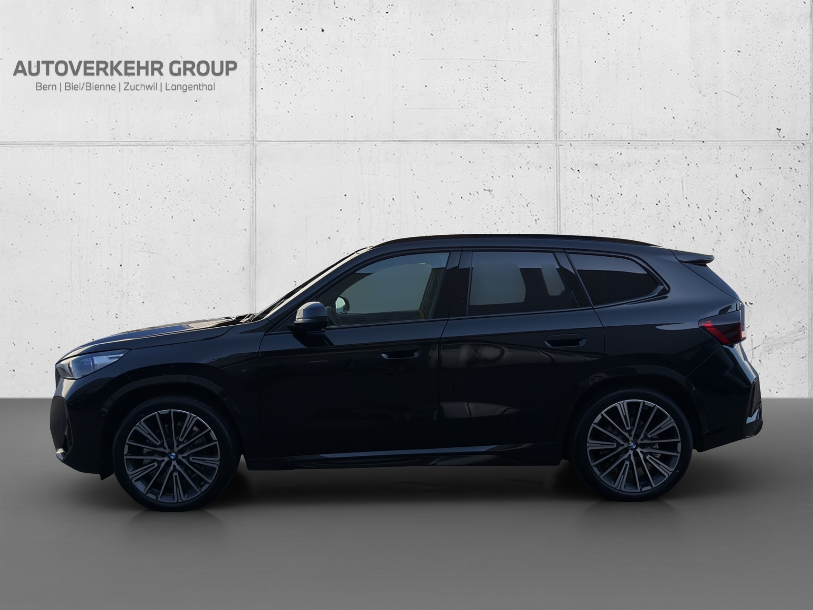 BMW iX1 xDrive 30 Ed. M Sport-image-1