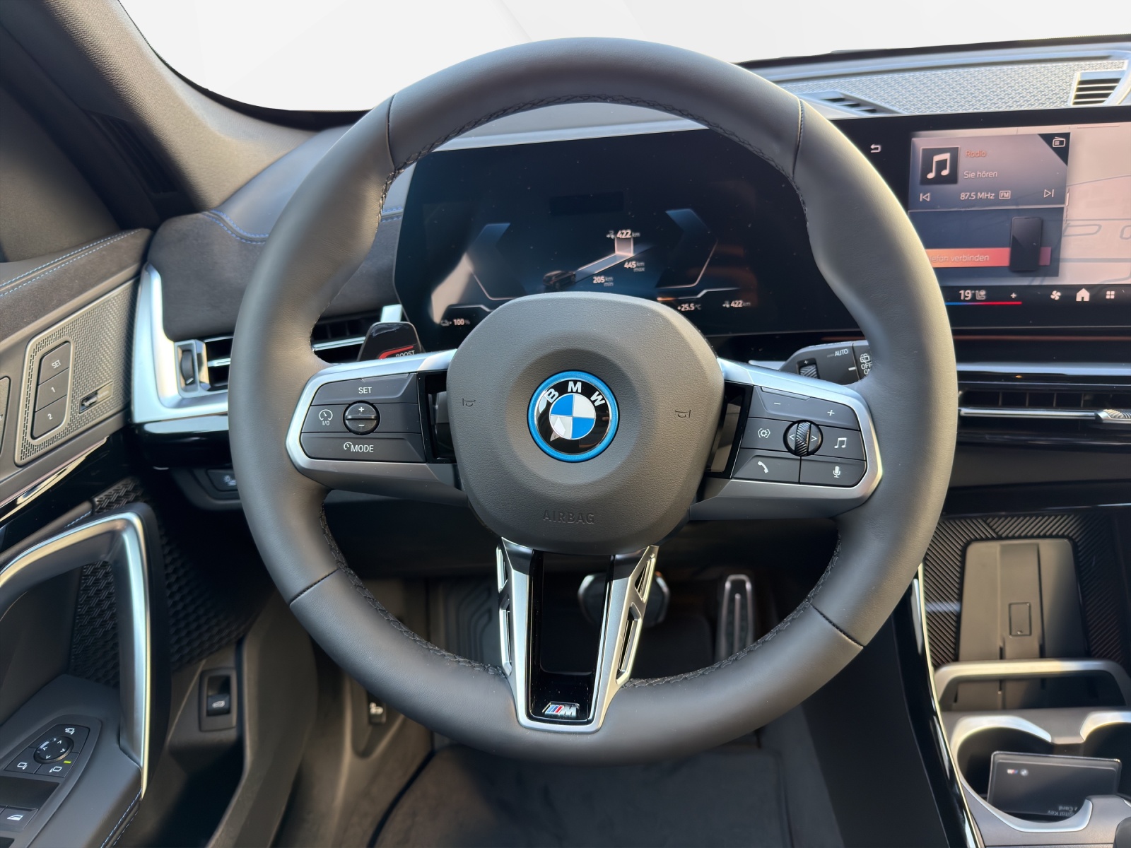 BMW iX1 xDrive 30 Ed. M Sport-image-13