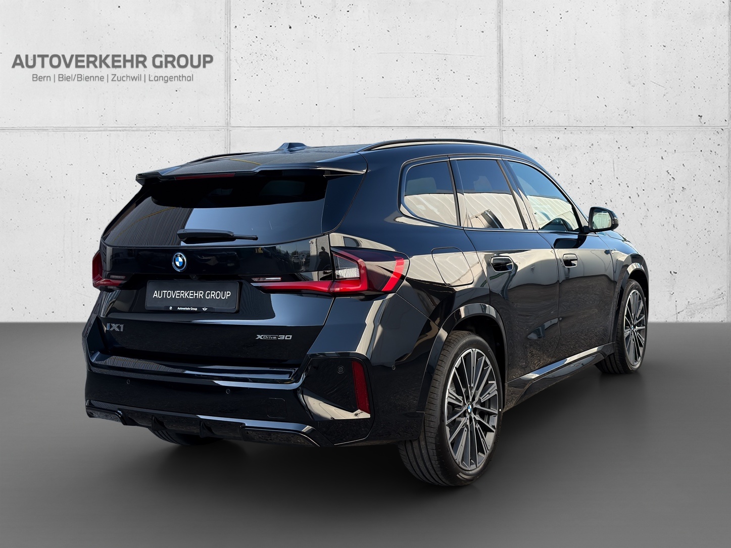 BMW iX1 xDrive 30 Ed. M Sport-image-4
