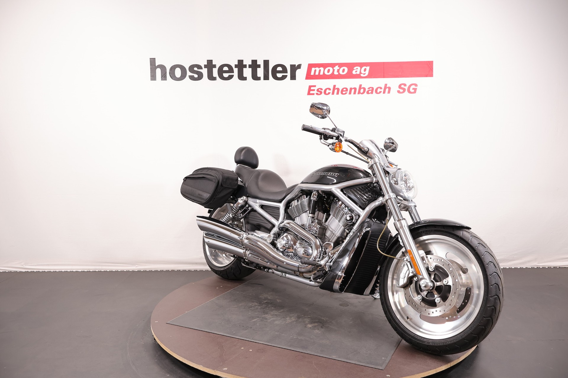 HARLEY-DAVIDSON VRSCAW 1130 V-Road