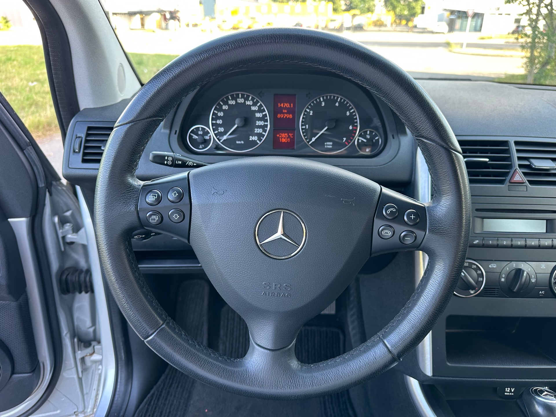 MERCEDES-BENZ A 170 Avantgarde Edition-image-8