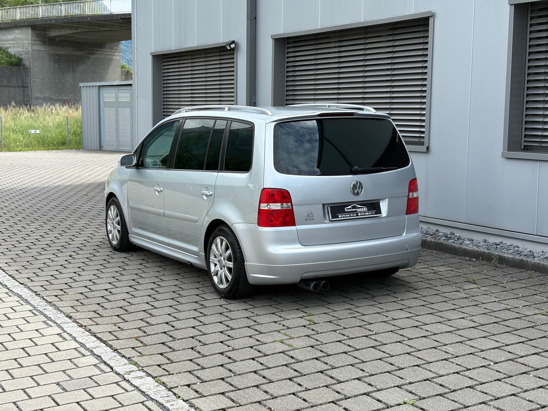 VW Touran 2.0 TDI Trendline-image-5