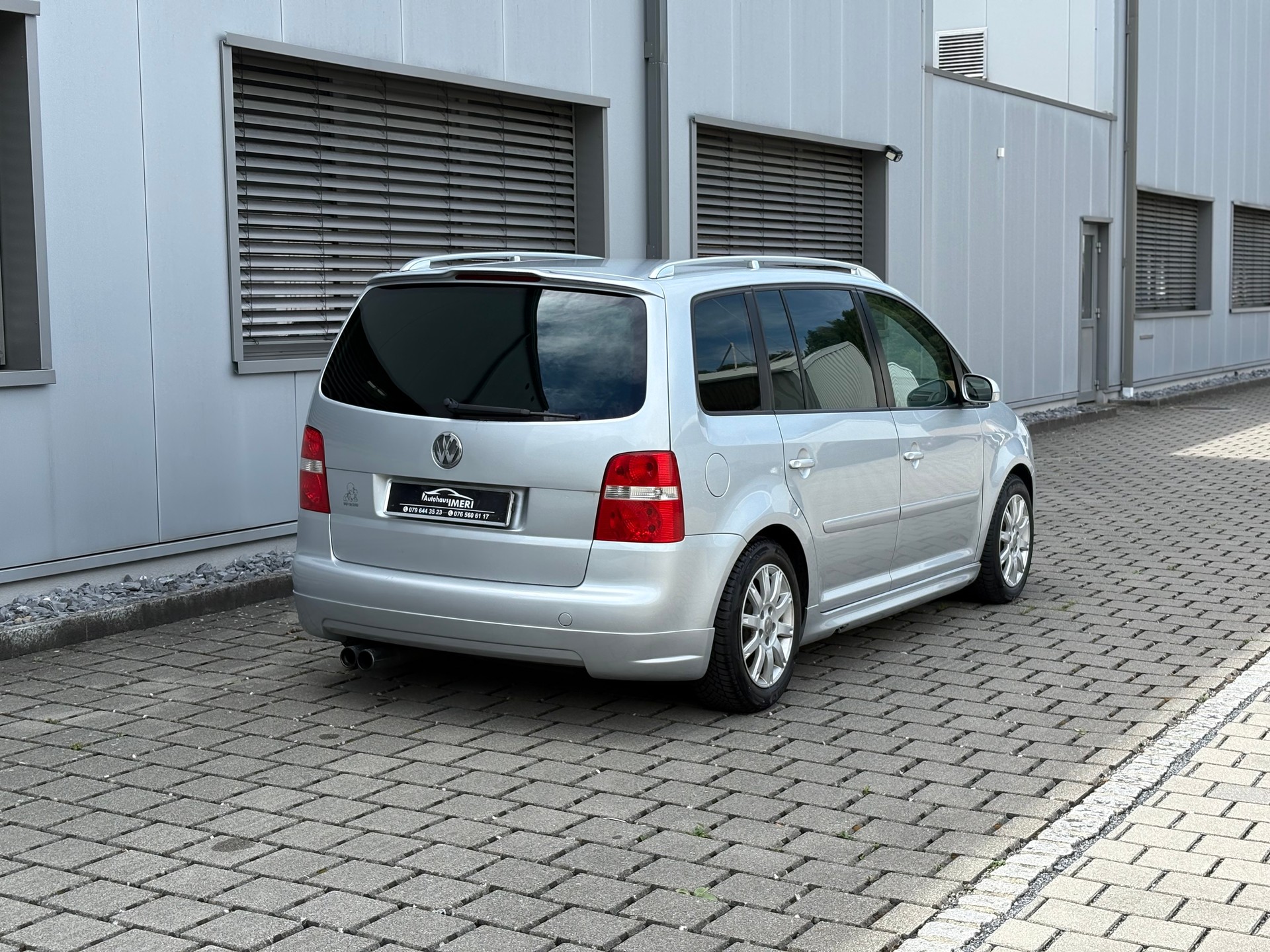 VW Touran 2.0 TDI Trendline-image-8