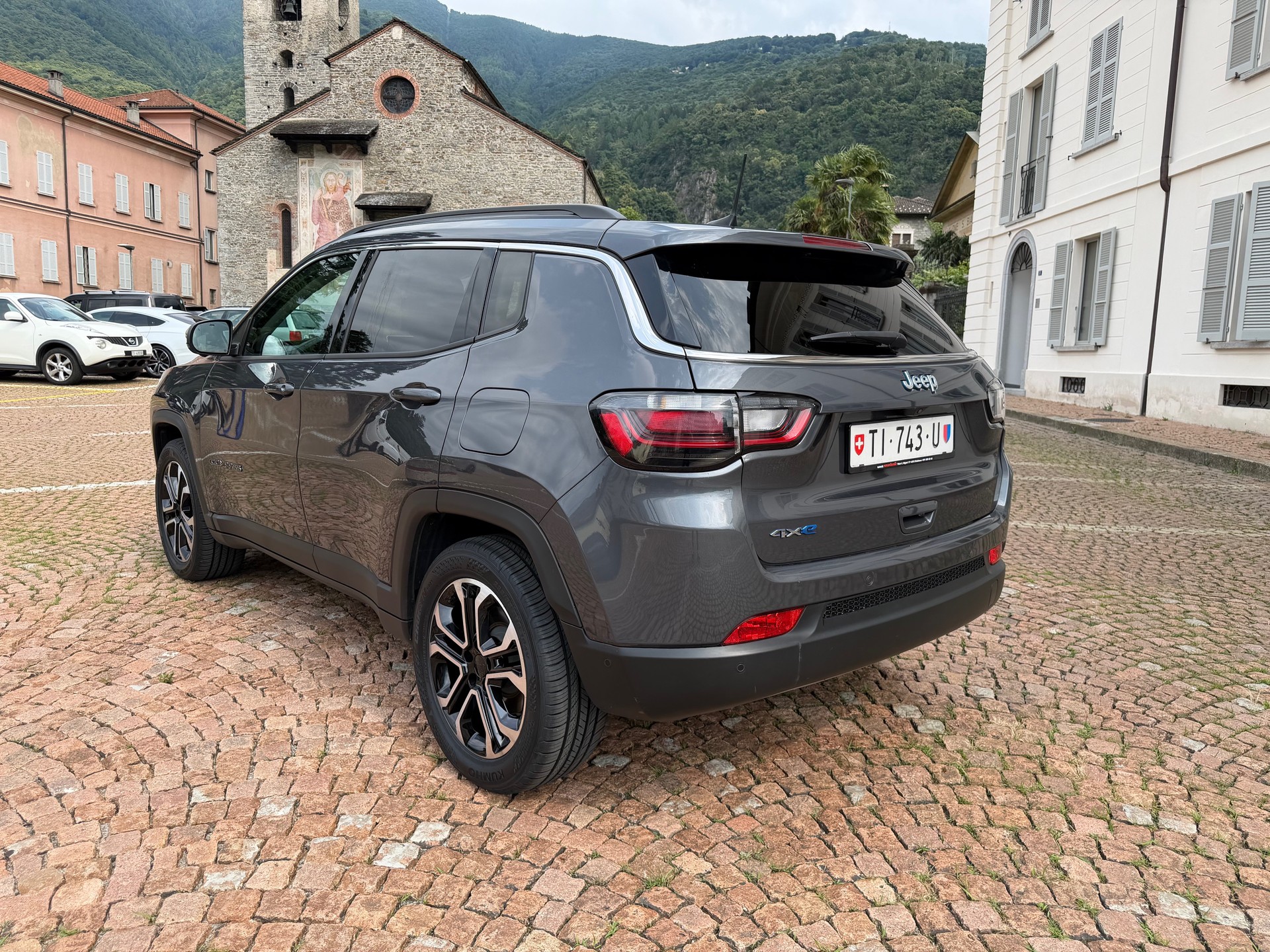 JEEP Compass 1.3 T PHEV Swiss Limited AWD-image-4