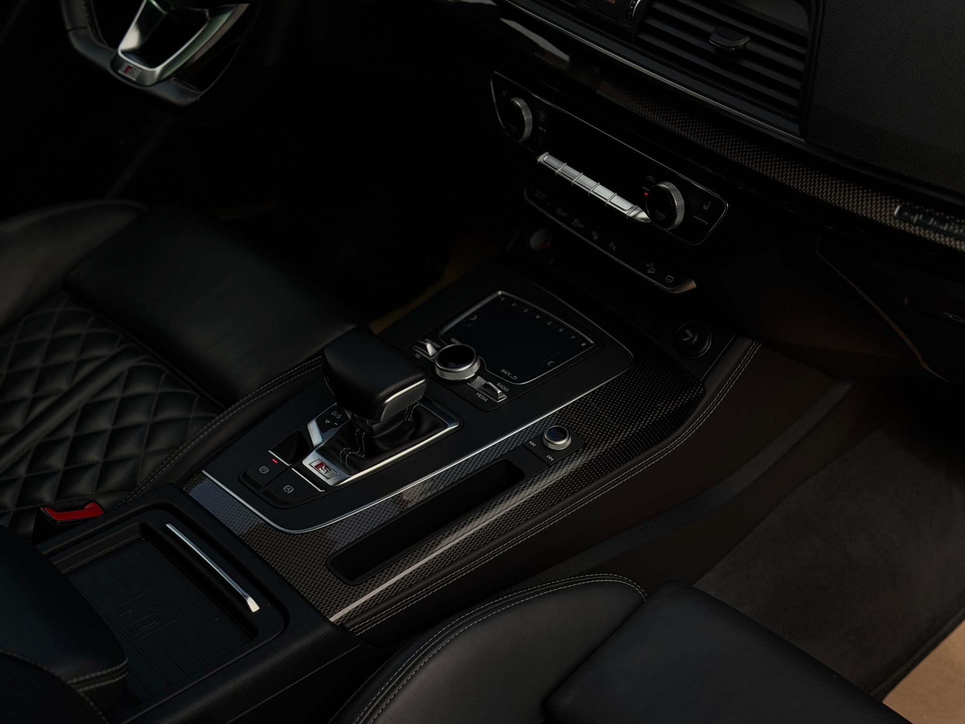 AUDI SQ5 3.0 TFSI quattro S-tronic-image-17