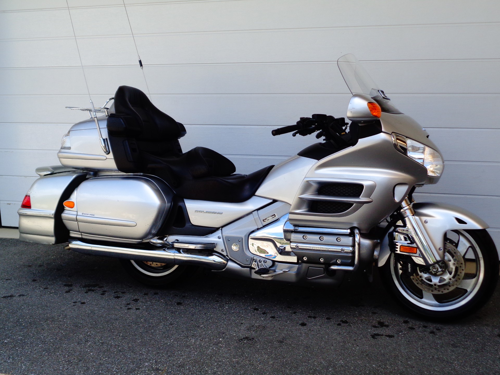 HONDA GL 1800 A Goldwing-showroom-element-1