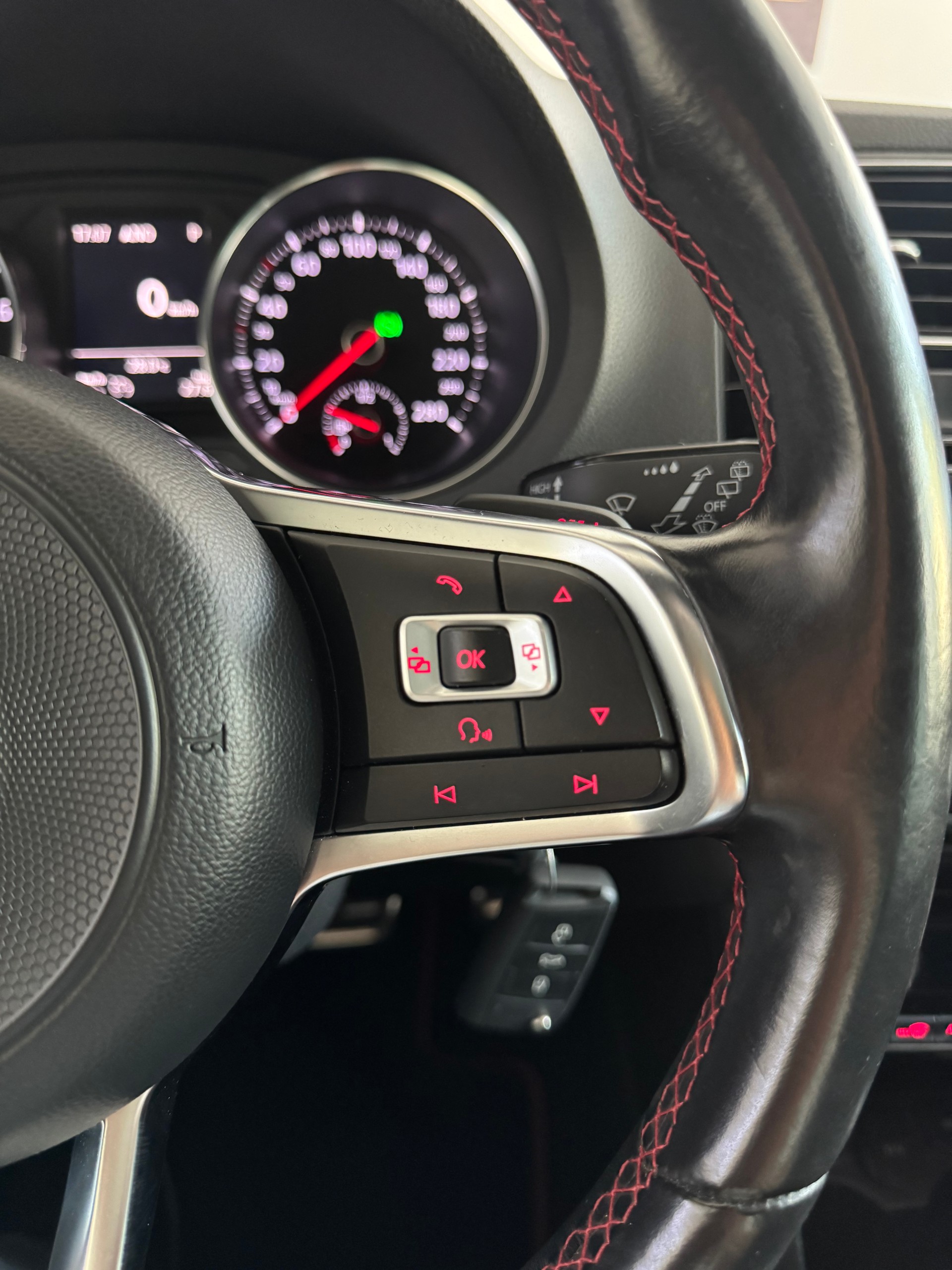 VW Polo 1.8 TSI GTI DSG*CH-Fahrzeug*Panoramadach*-image-13