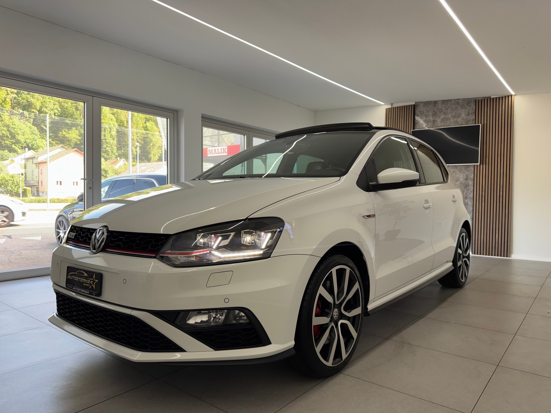 VW Polo 1.8 TSI GTI DSG*CH-Fahrzeug*Panoramadach*-image-0