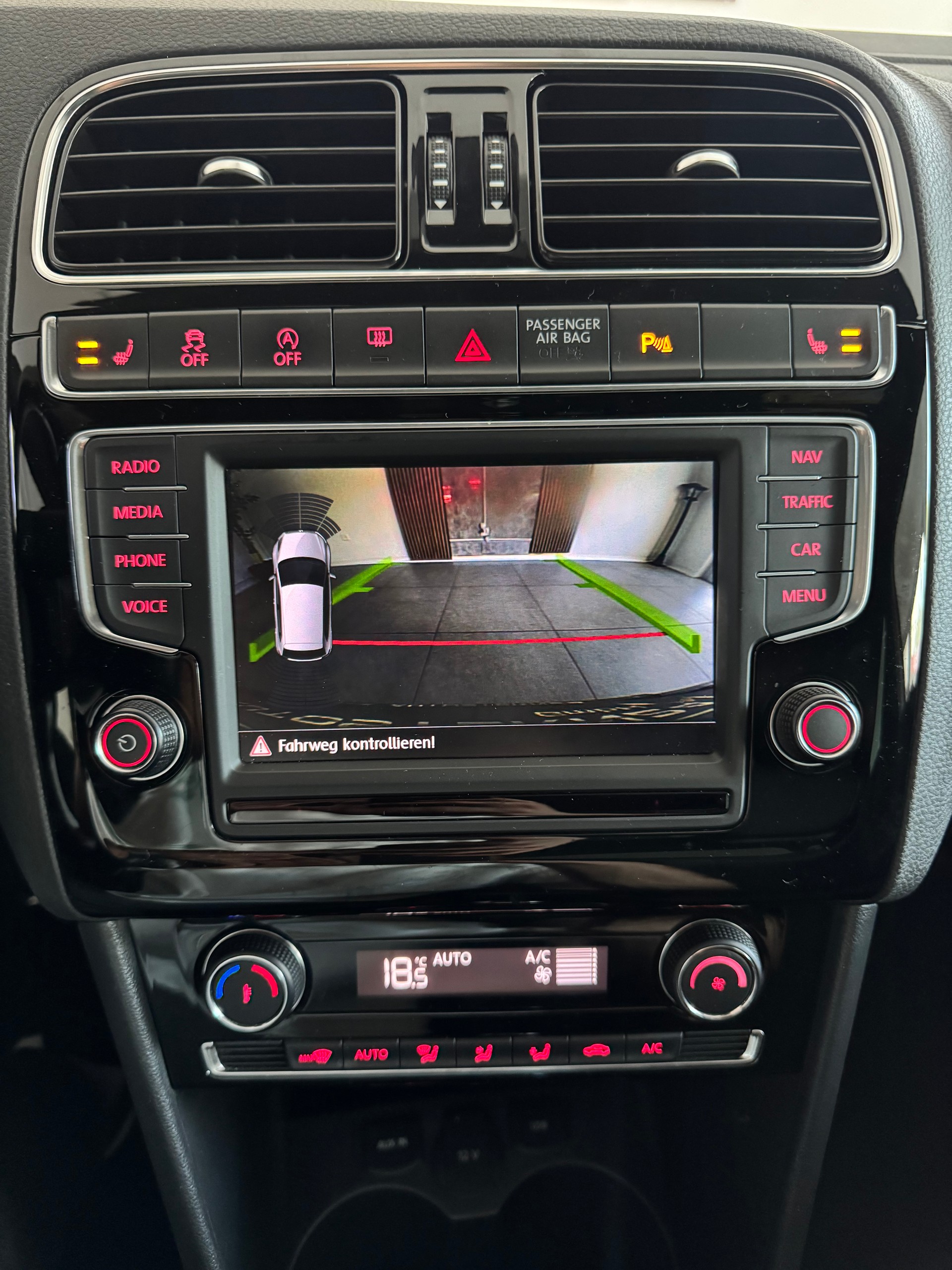 VW Polo 1.8 TSI GTI DSG*CH-Fahrzeug*Panoramadach*-image-16