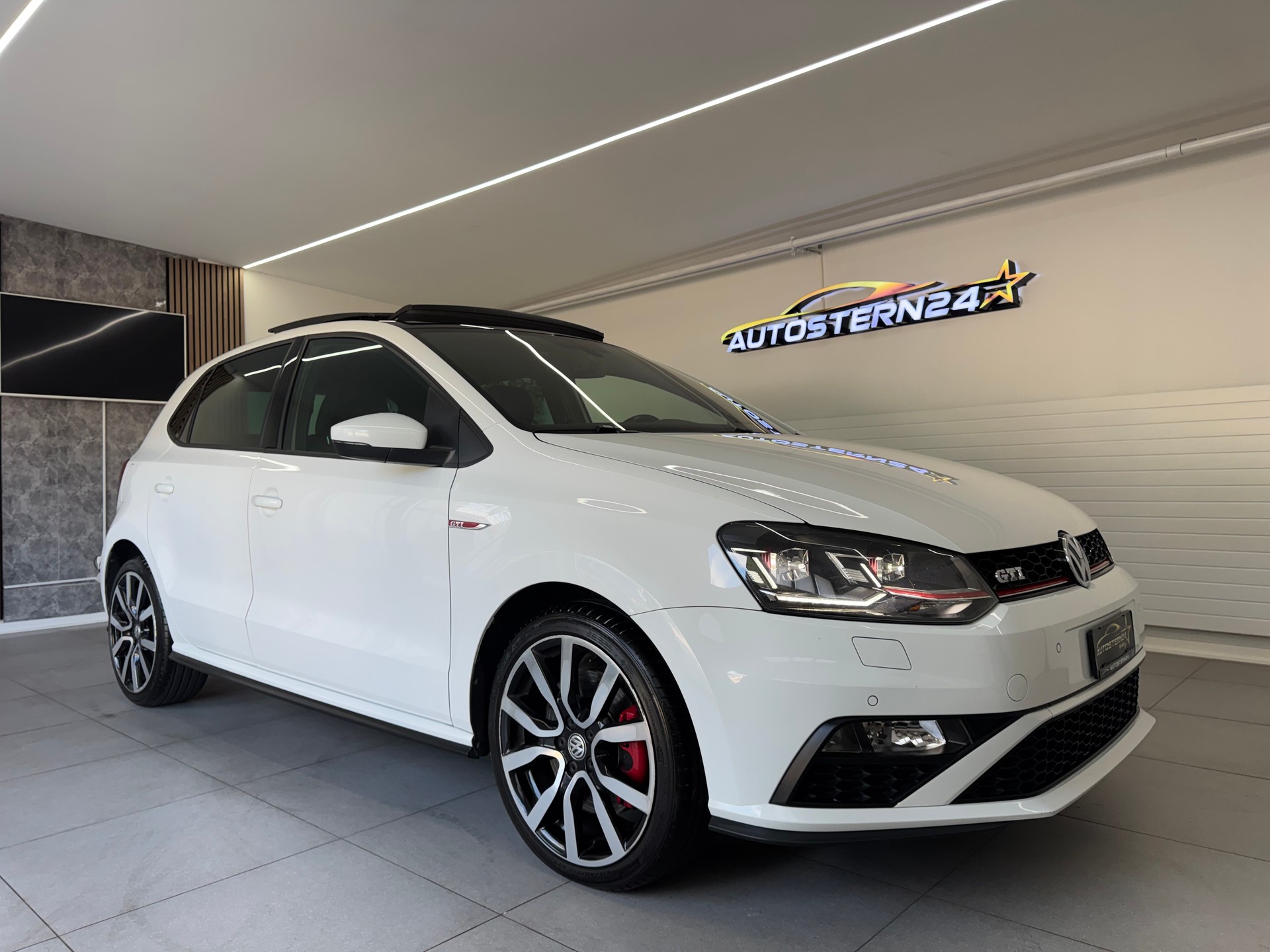VW Polo 1.8 TSI GTI DSG*CH-Fahrzeug*Panoramadach*-image-1