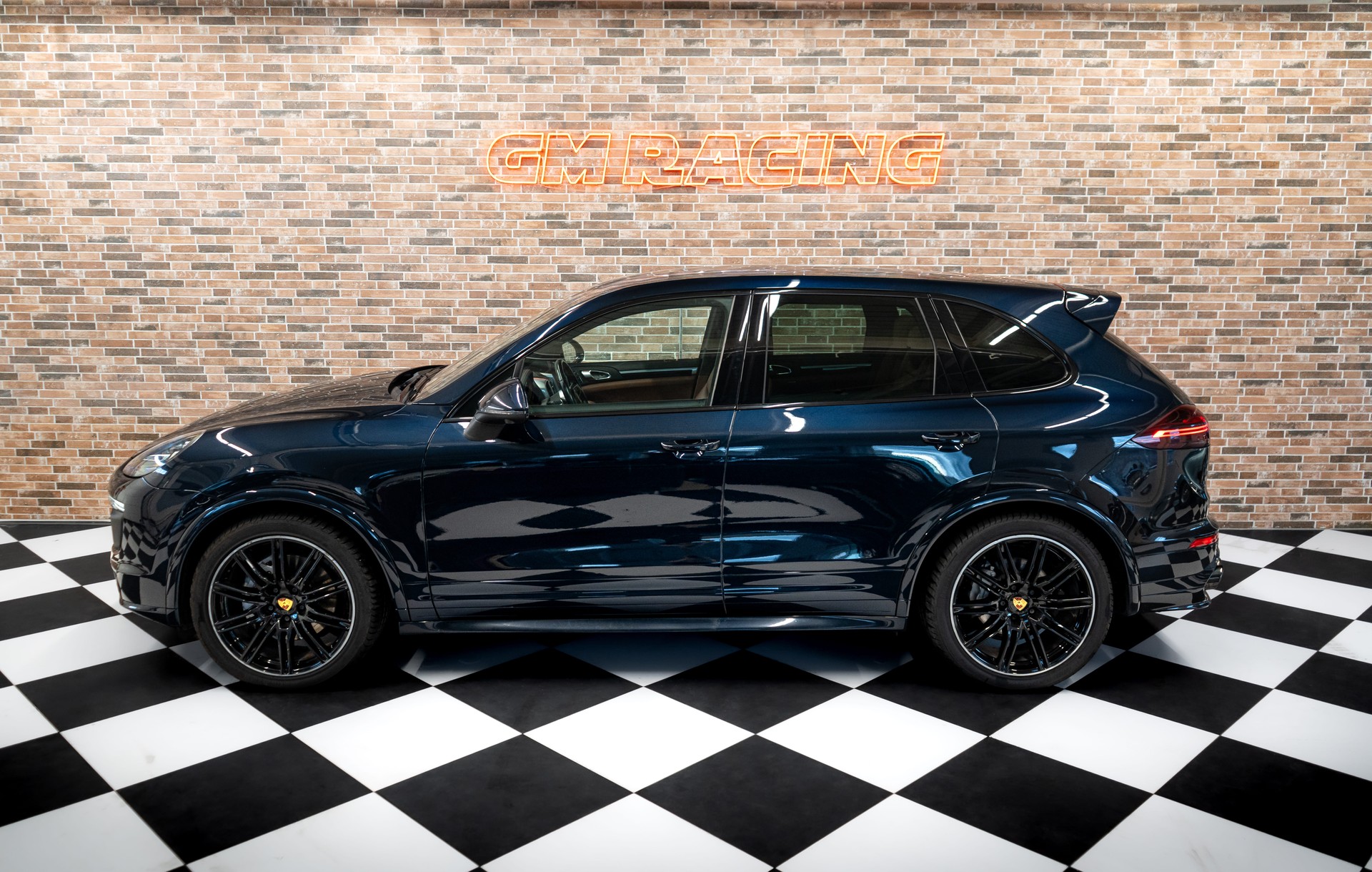 PORSCHE Cayenne S Diesel-image-1