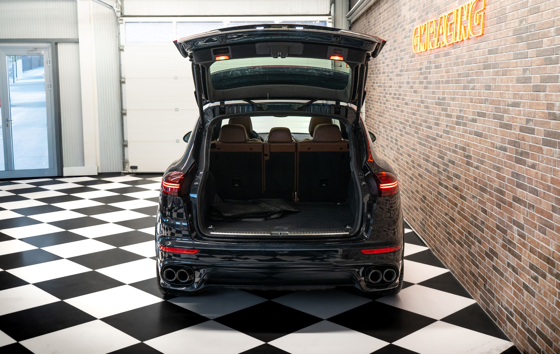 PORSCHE Cayenne S Diesel-image-5