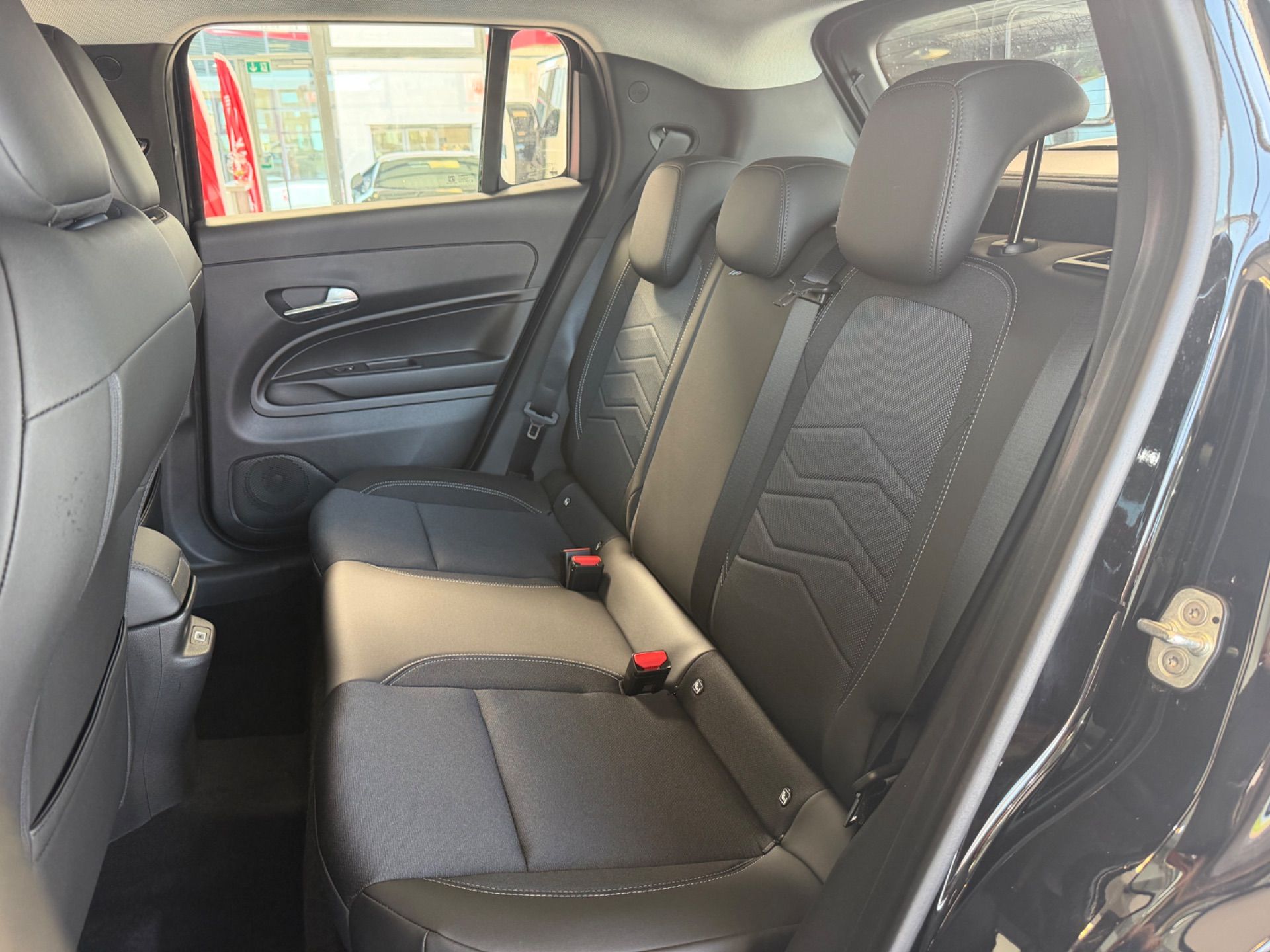 JEEP Avenger 1.2 Turbo MHEV Altitude-image-21