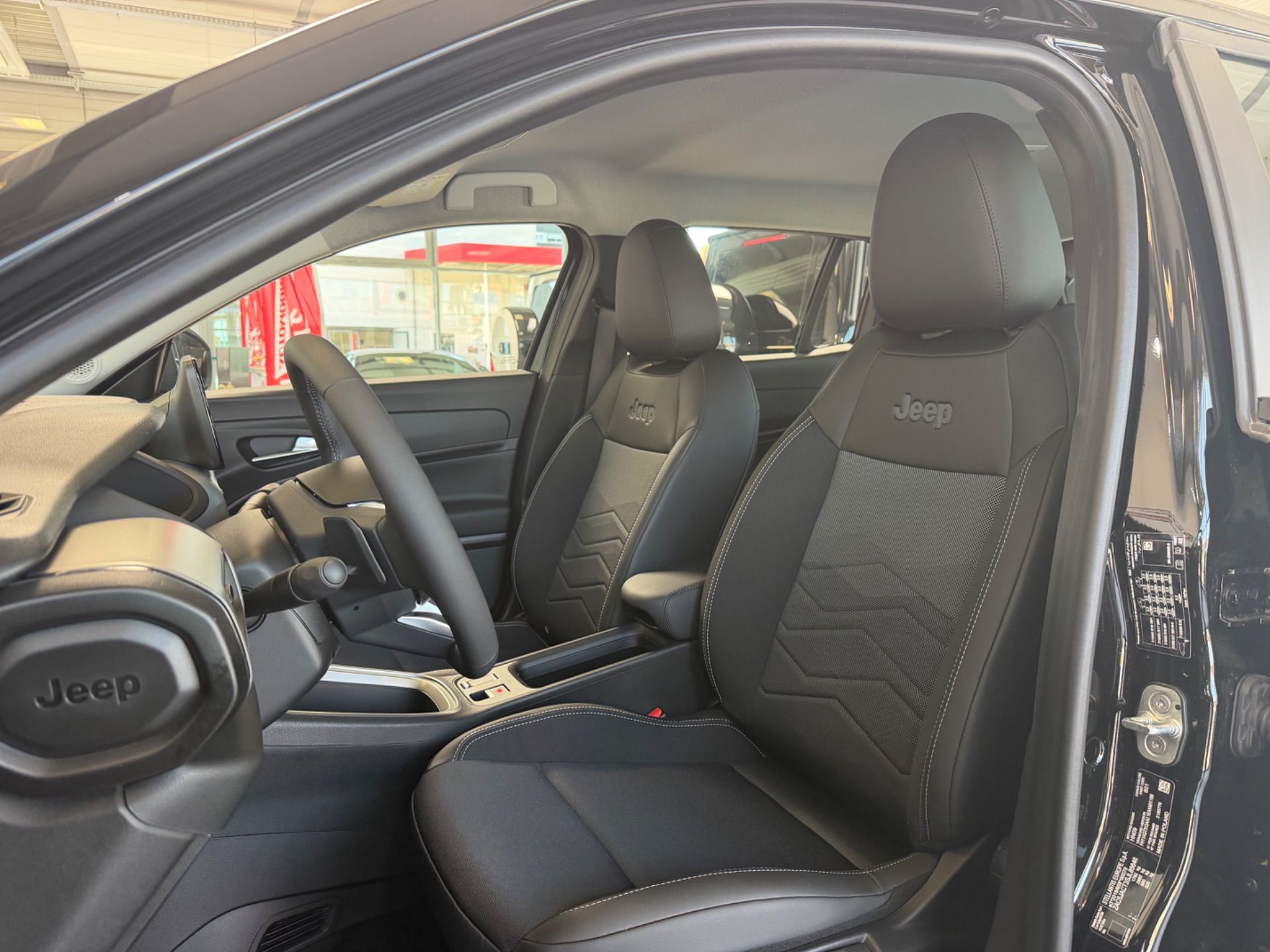 JEEP Avenger 1.2 Turbo MHEV Altitude-image-10
