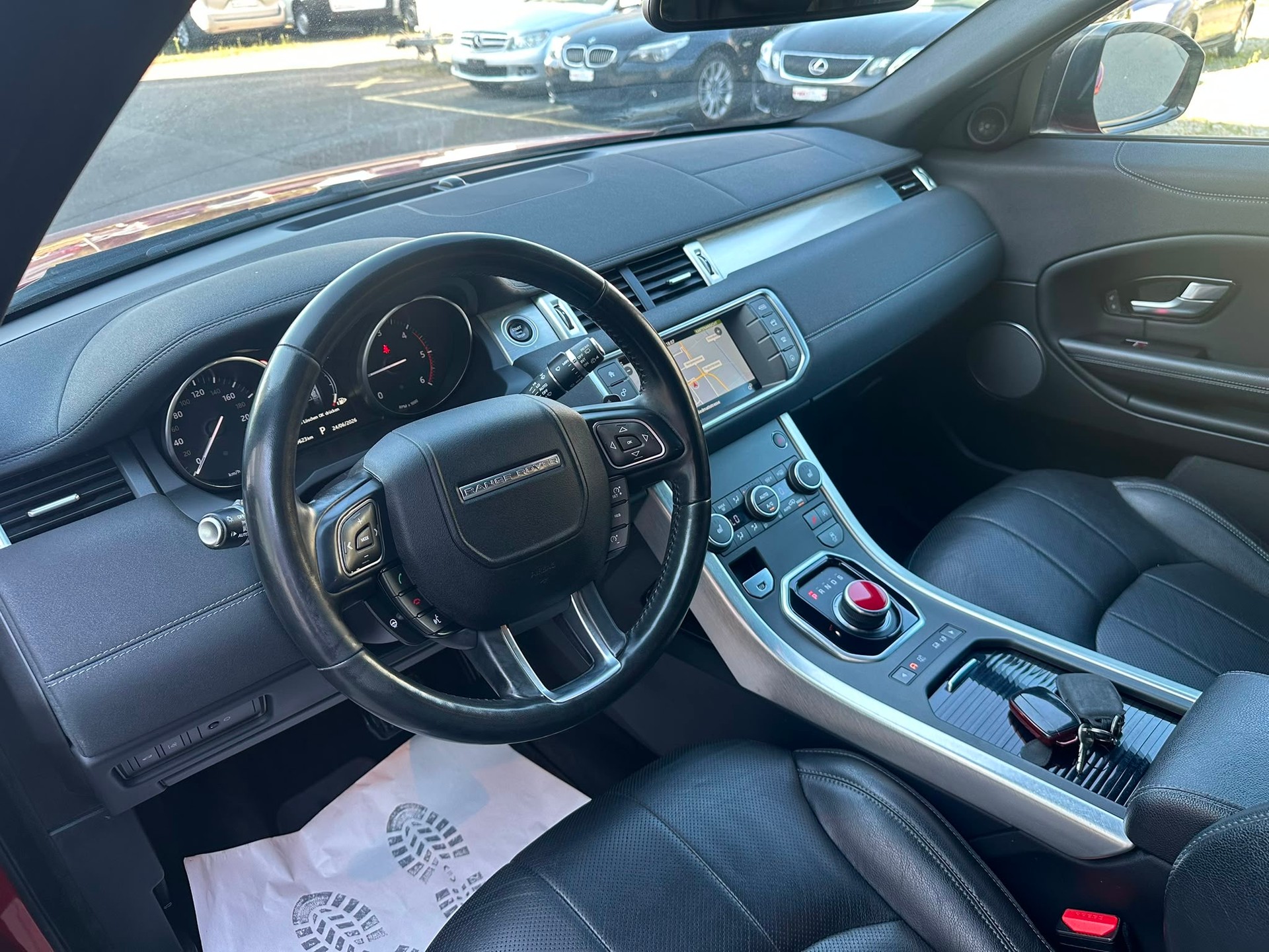 LAND ROVER Range Rover Evoque 2.0 TD4 SE Dynamic AT9-image-16