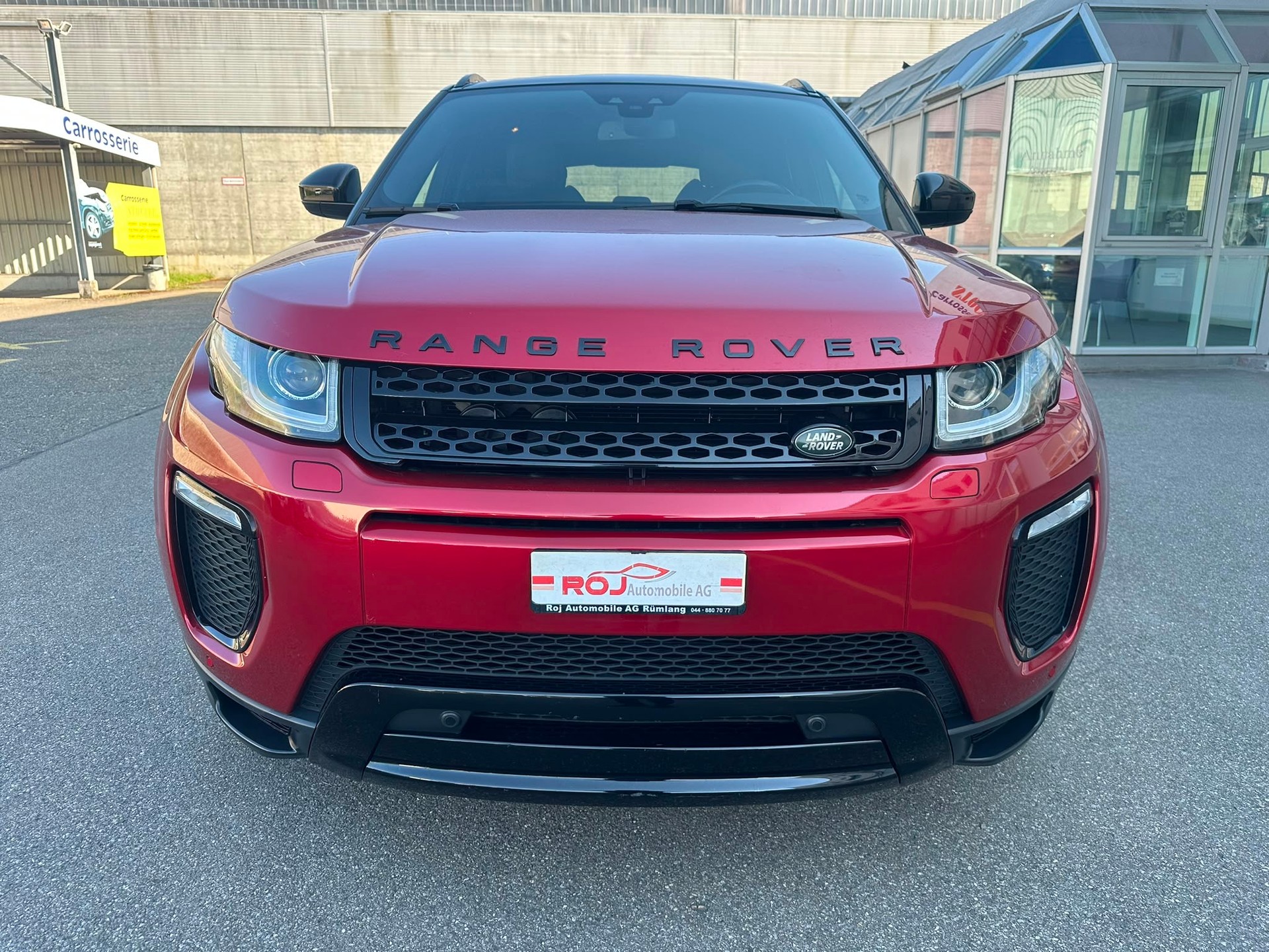 LAND ROVER Range Rover Evoque 2.0 TD4 SE Dynamic AT9-image-2