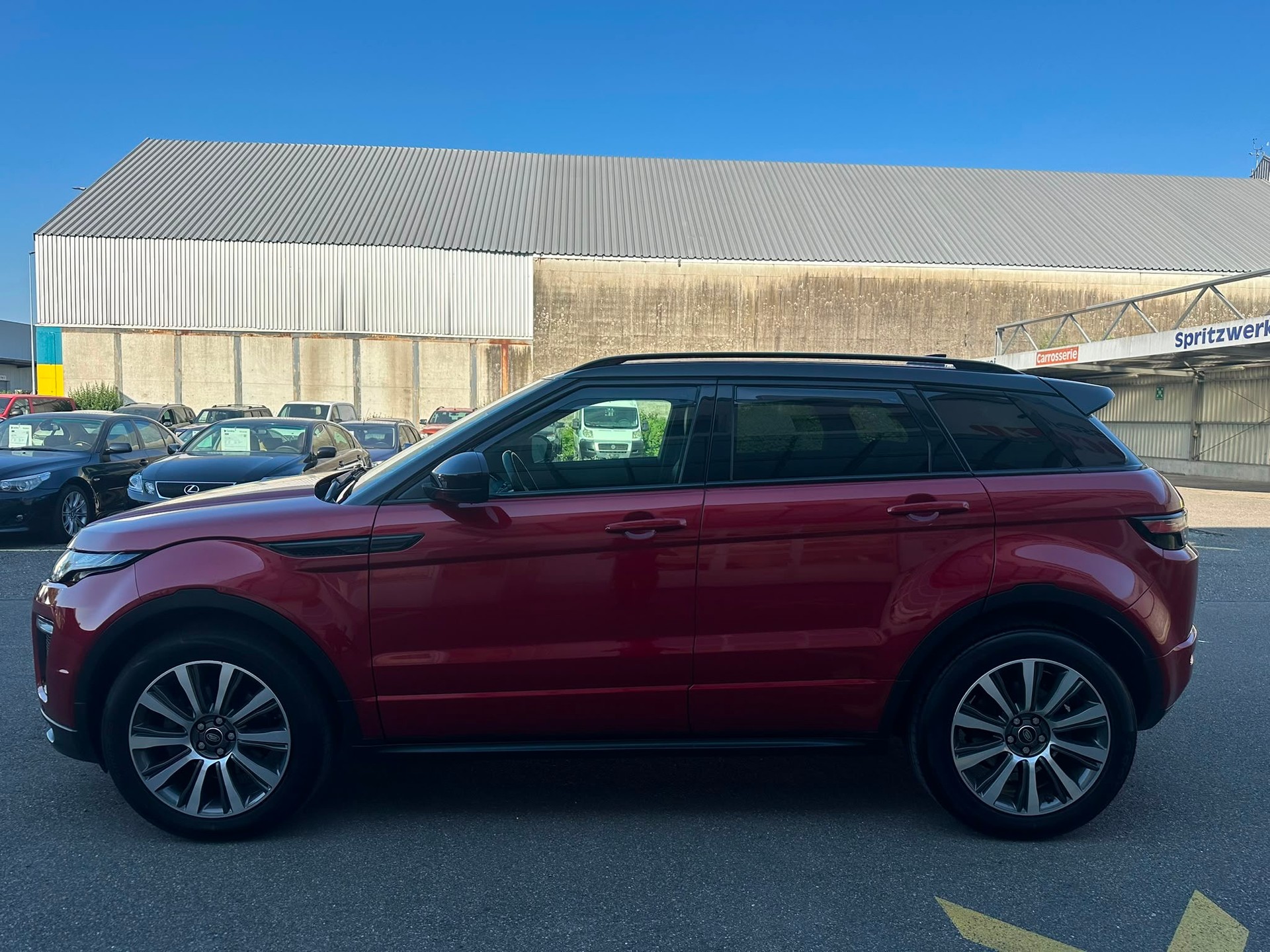 LAND ROVER Range Rover Evoque 2.0 TD4 SE Dynamic AT9-image-0