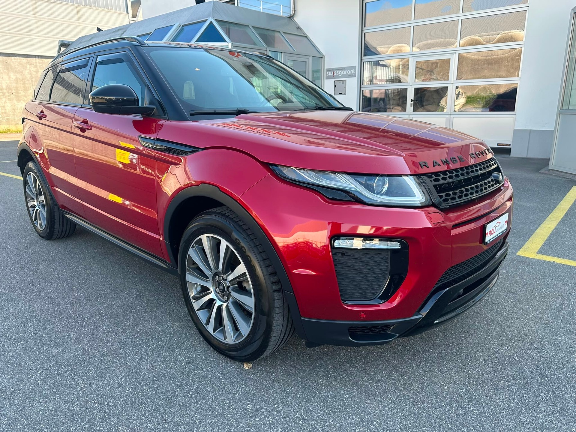 LAND ROVER Range Rover Evoque 2.0 TD4 SE Dynamic AT9-image-3