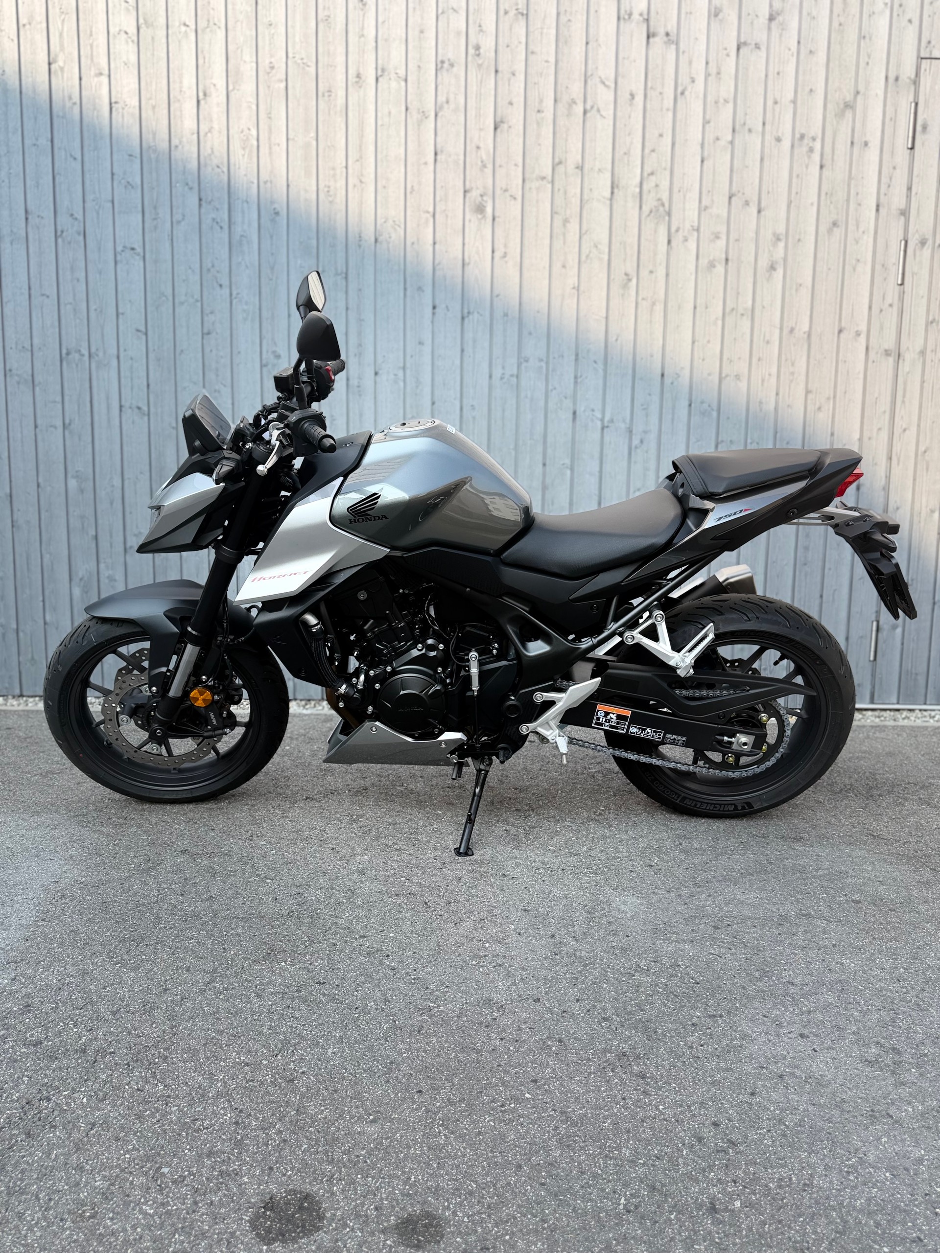 HONDA CB 750 Hornet E-Clutch-showroom-element-2