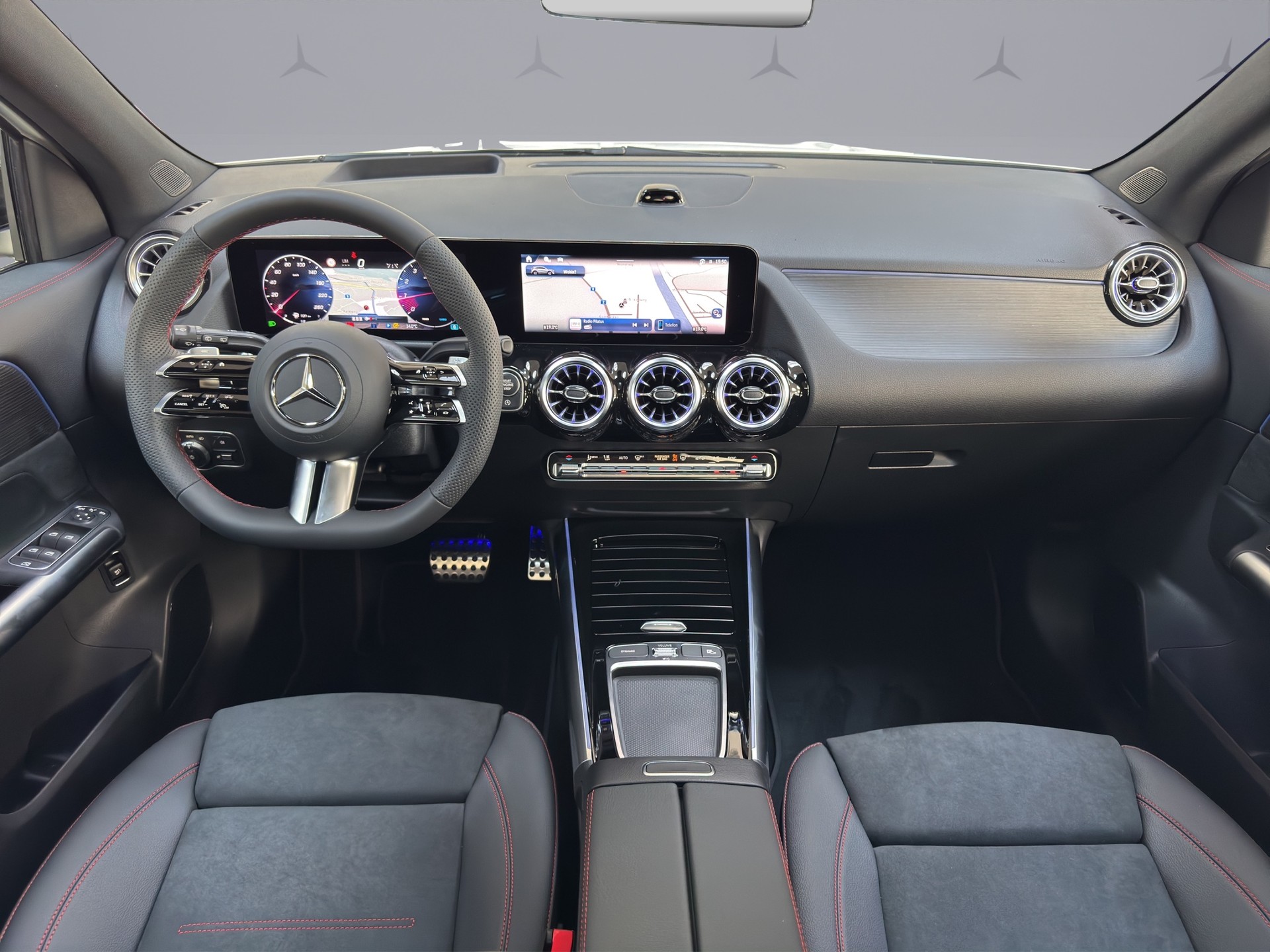MERCEDES-BENZ GLA 200 Night Star AMG Line-image-11