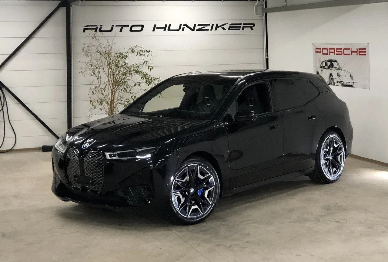 BMW iX xDrive50 Full-Black M-Sport 524PS / Vollausstattung-image-0
