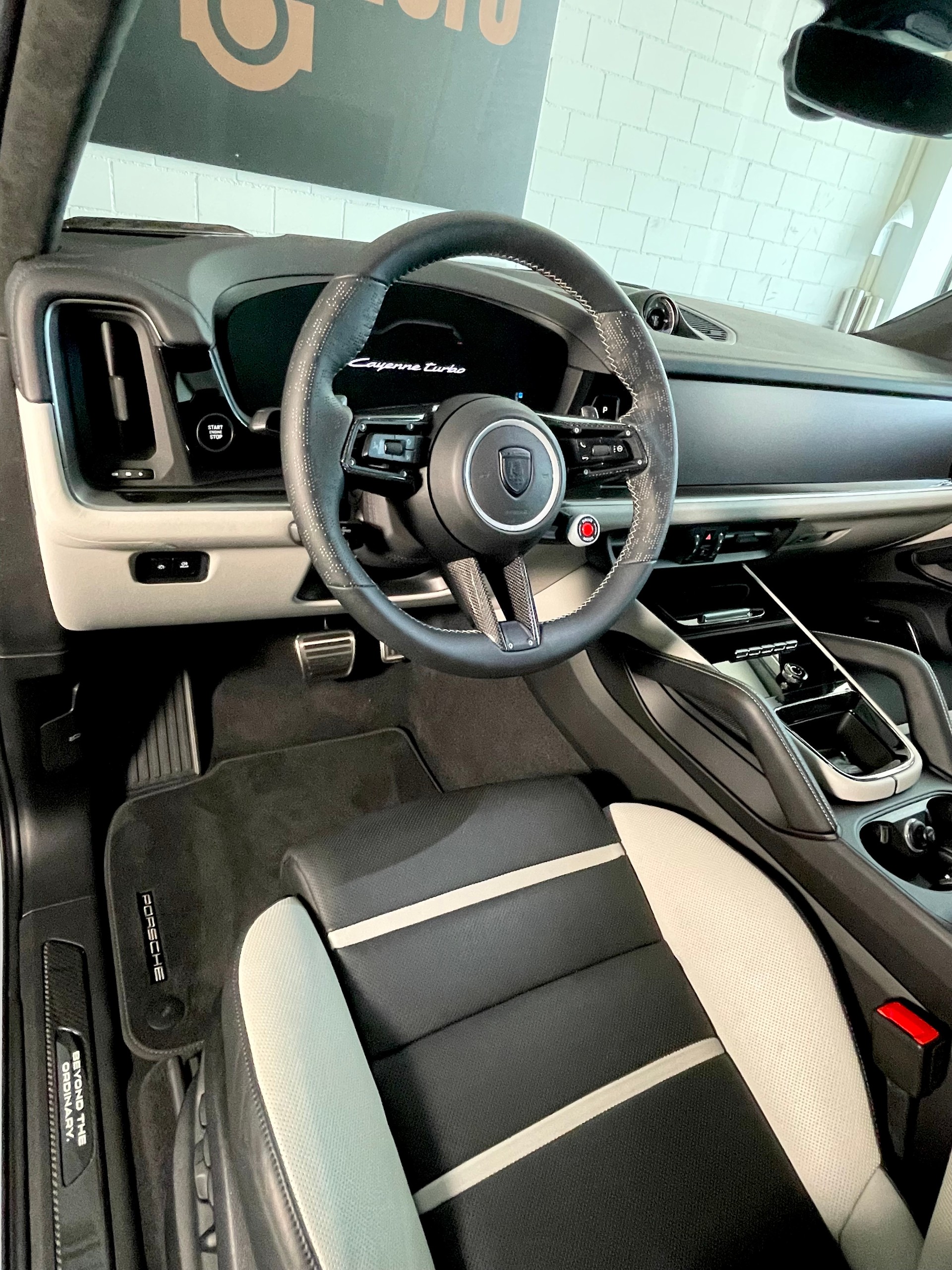PORSCHE MAGNUM turbo E-Hybrid by TECHART - CH Zulassung aus 1. Hand-image-20