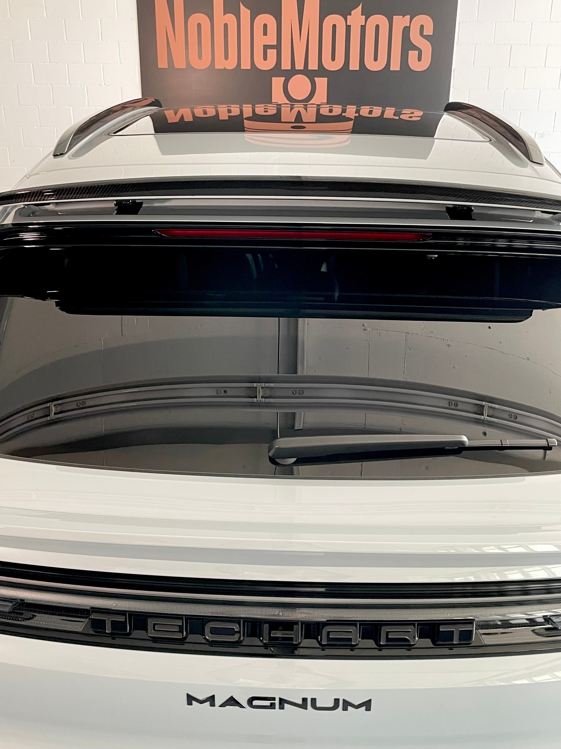 PORSCHE MAGNUM turbo E-Hybrid by TECHART - CH Zulassung aus 1. Hand-image-15