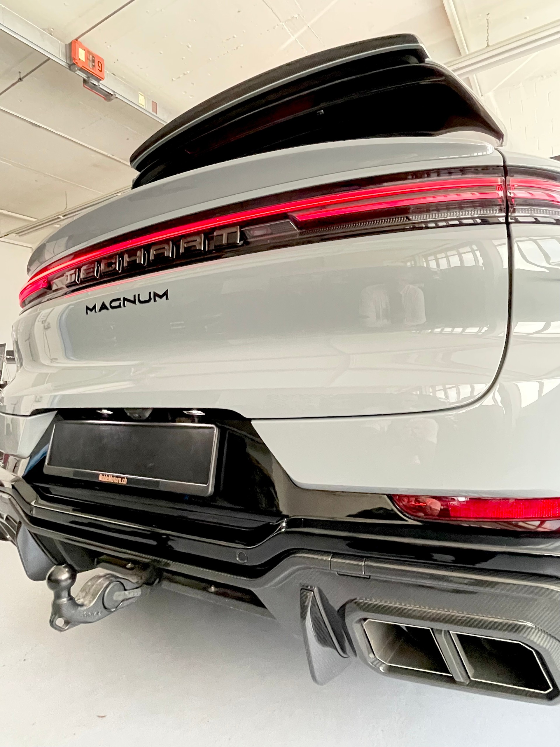PORSCHE MAGNUM turbo E-Hybrid by TECHART - CH Zulassung aus 1. Hand-image-17