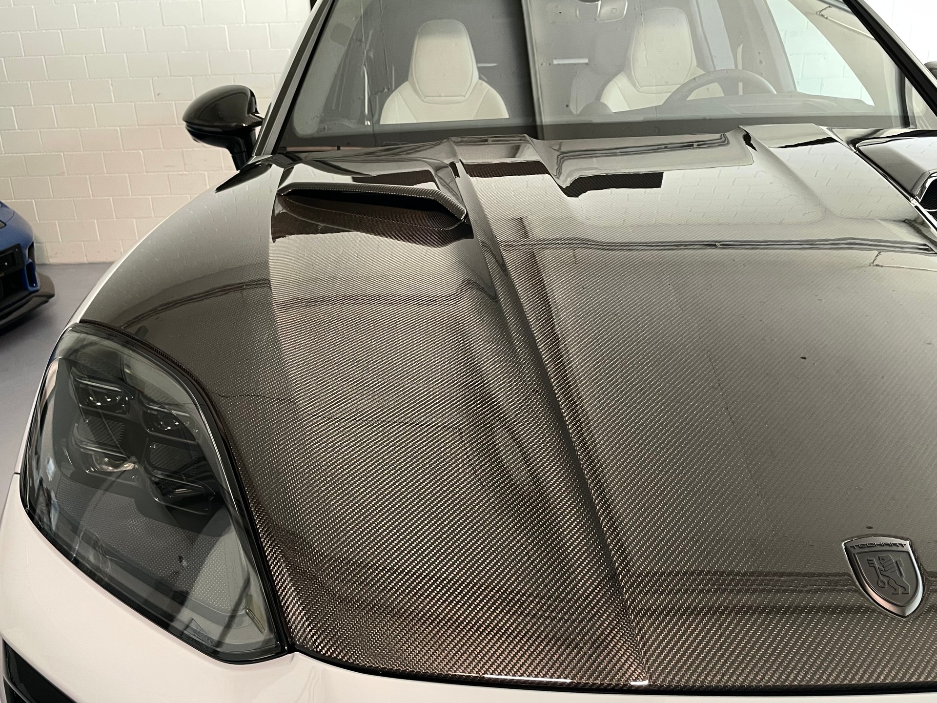 PORSCHE MAGNUM turbo E-Hybrid by TECHART - CH Zulassung aus 1. Hand-image-9