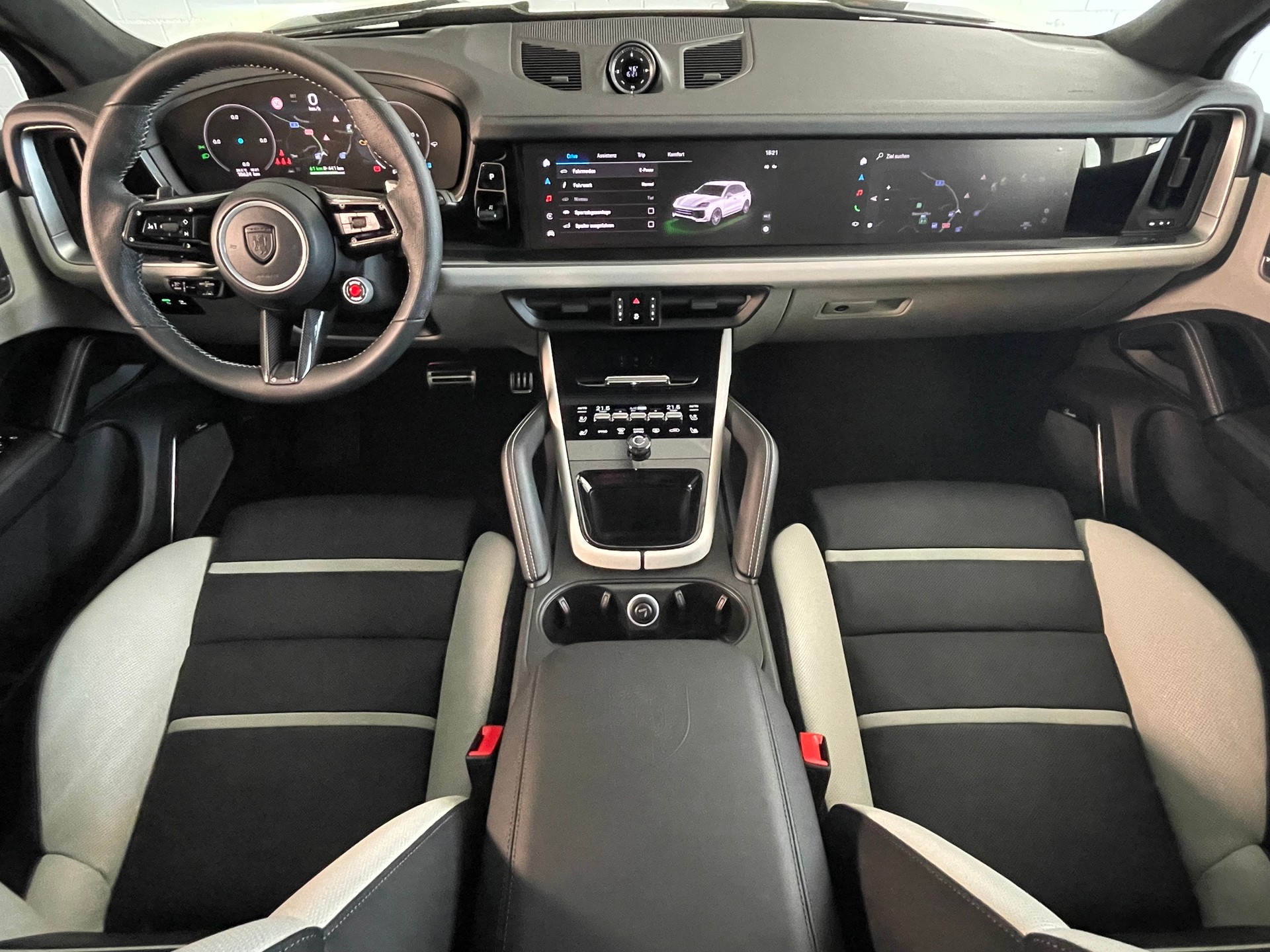 PORSCHE MAGNUM turbo E-Hybrid by TECHART - CH Zulassung aus 1. Hand-image-21