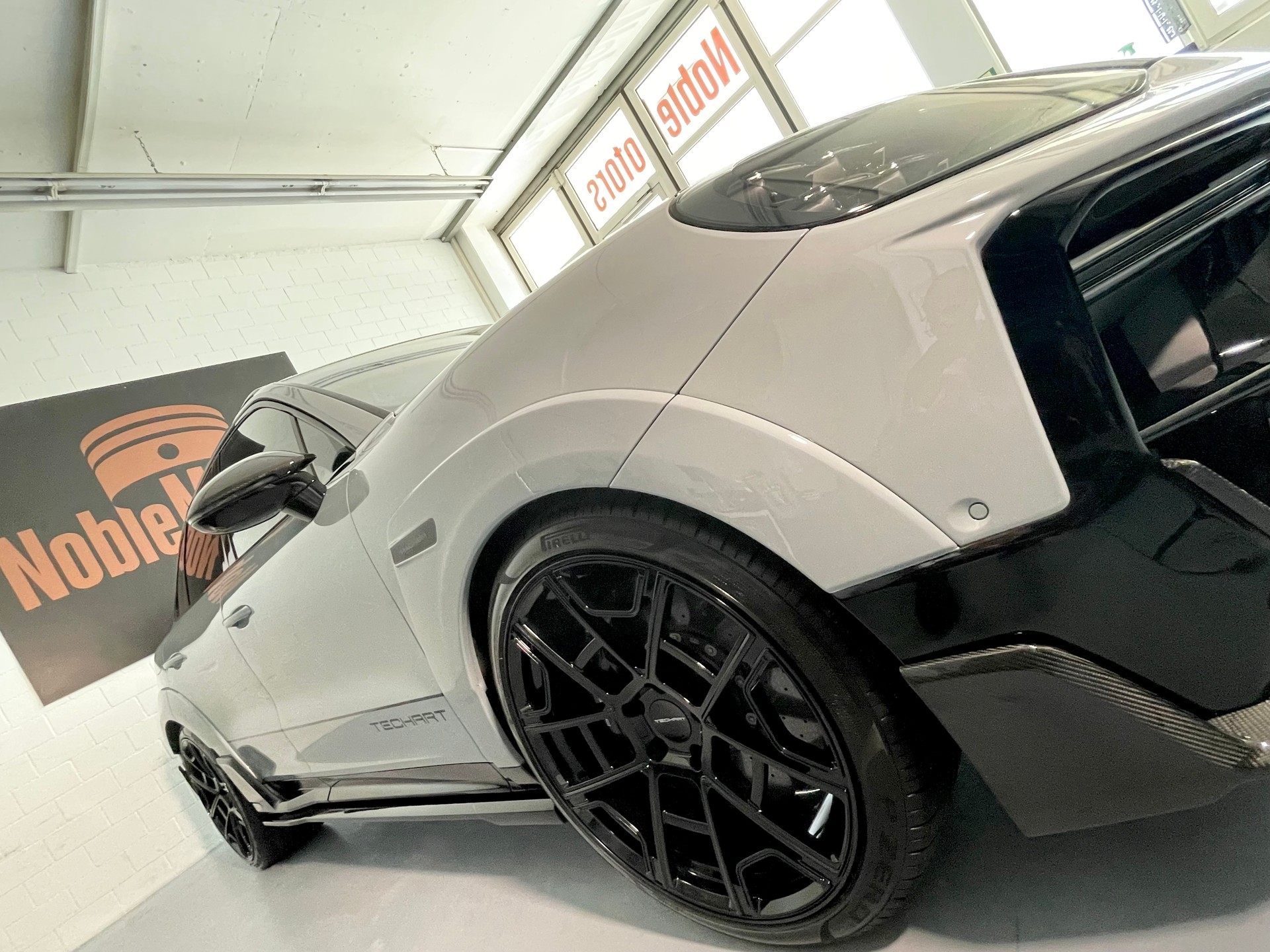 PORSCHE MAGNUM turbo E-Hybrid by TECHART - CH Zulassung aus 1. Hand-image-6