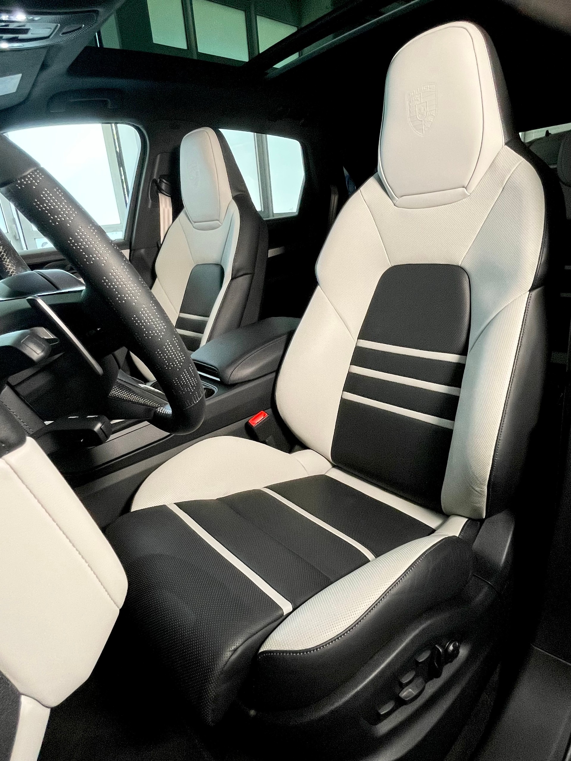 PORSCHE MAGNUM turbo E-Hybrid by TECHART - CH Zulassung aus 1. Hand-image-19