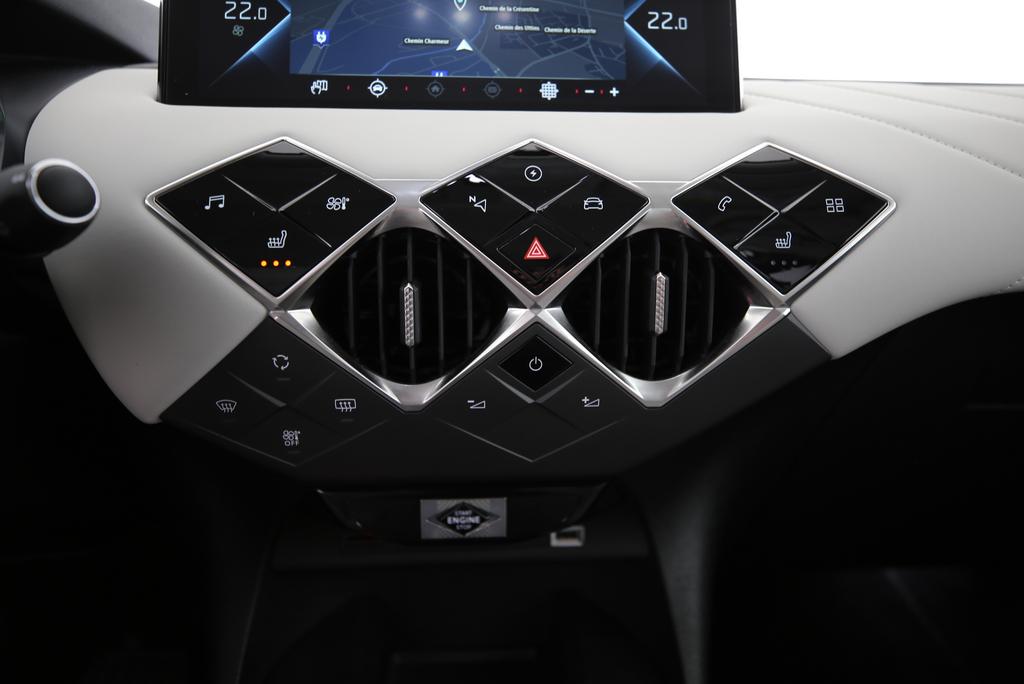 DS AUTOMOBILES 3 Crossback E-Tense So Chic-image-8