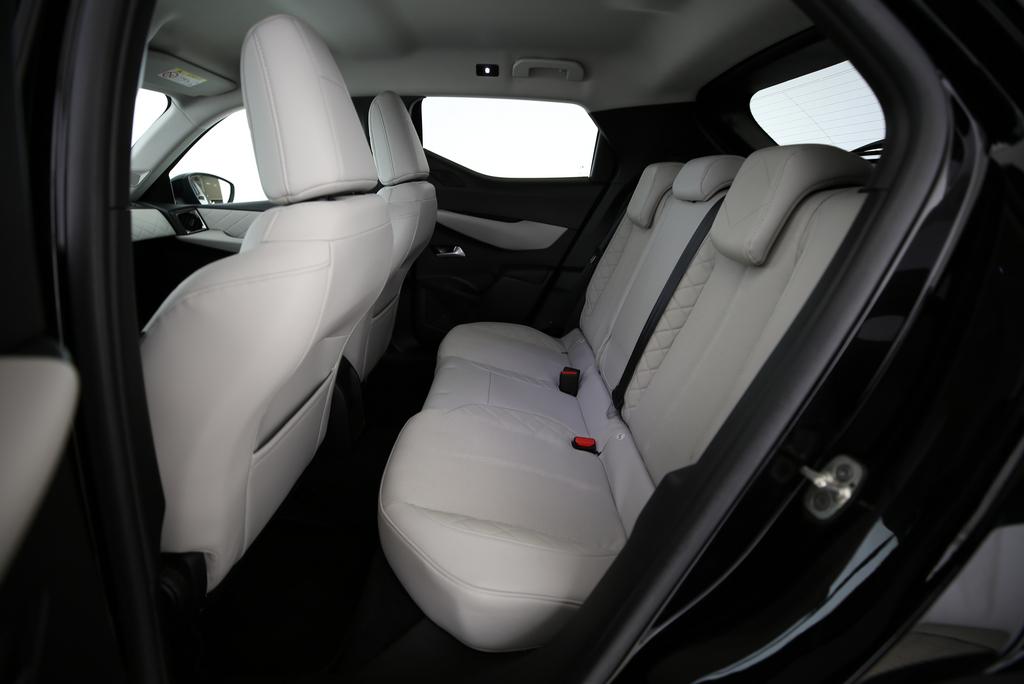 DS AUTOMOBILES 3 Crossback E-Tense So Chic-image-11
