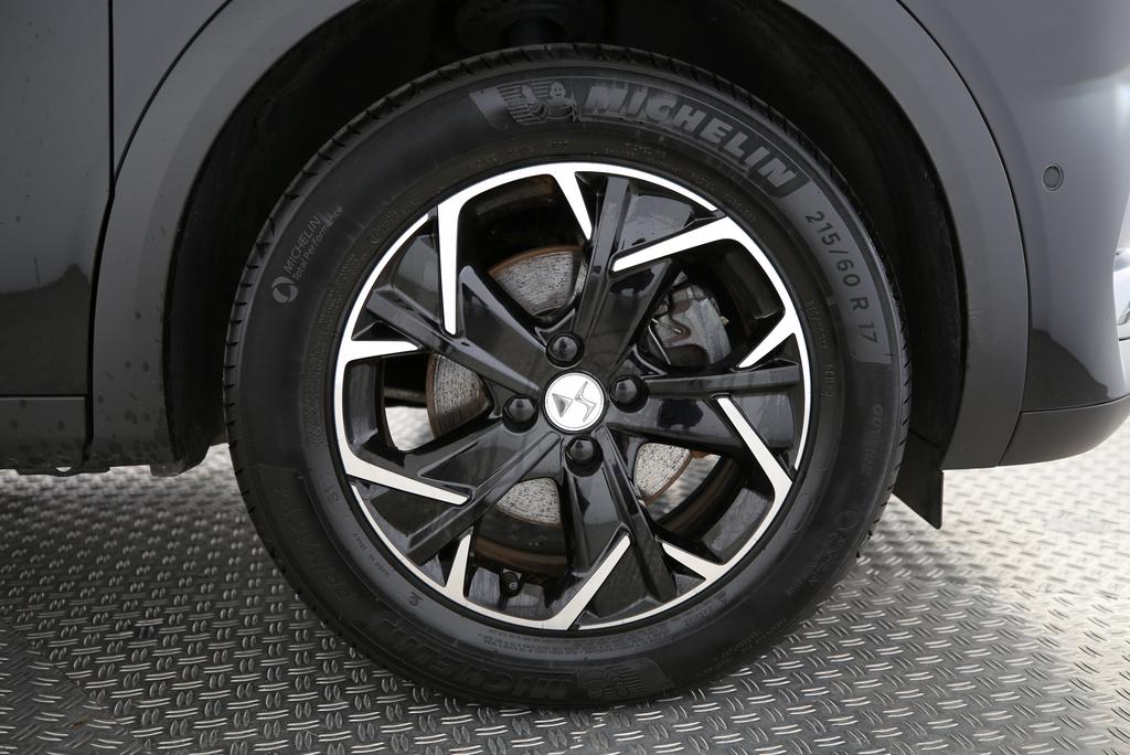 DS AUTOMOBILES 3 Crossback E-Tense So Chic-image-13