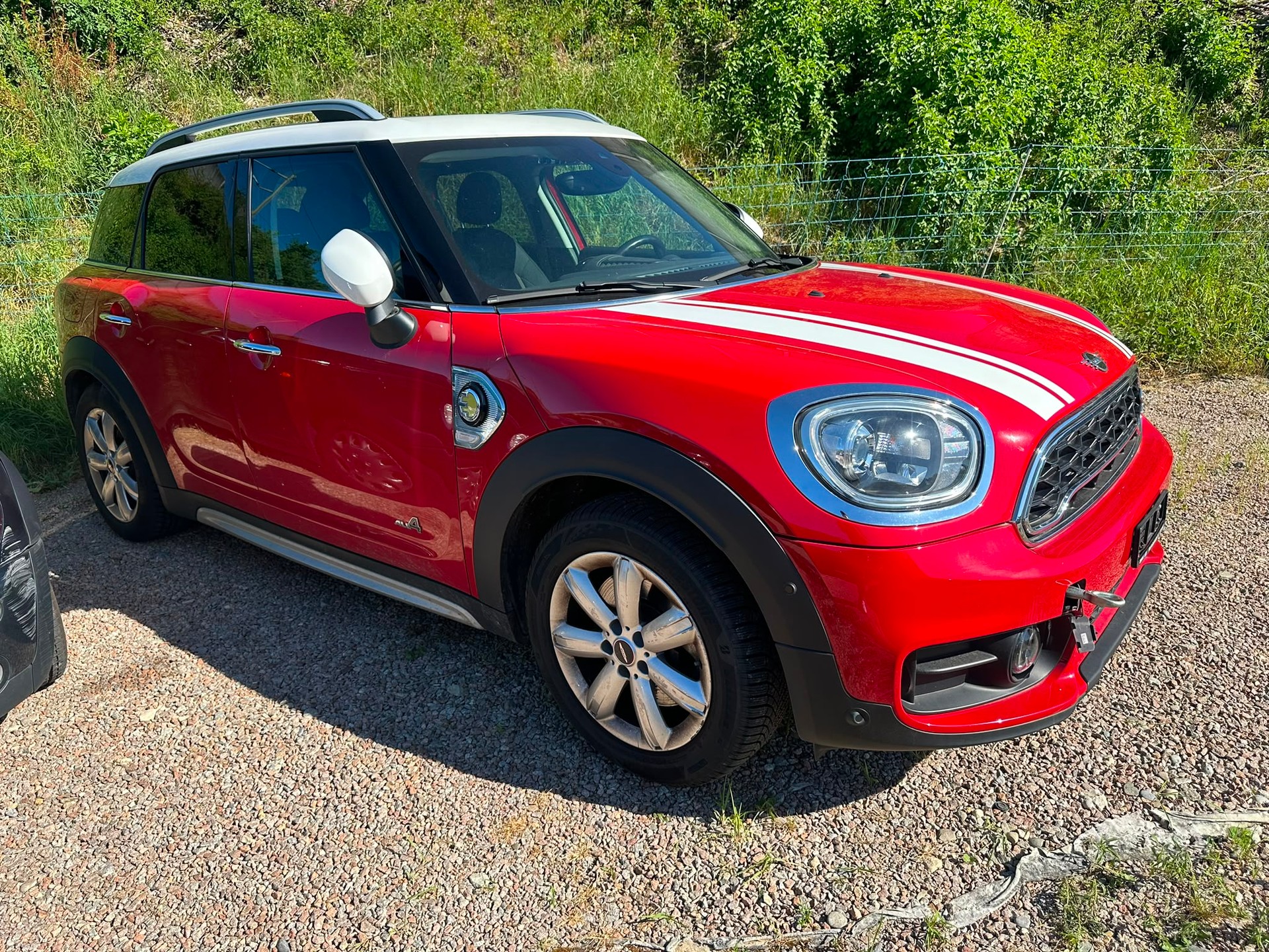 MINI Countryman Cooper S E ALL4 PHEV Steptronic-image-2